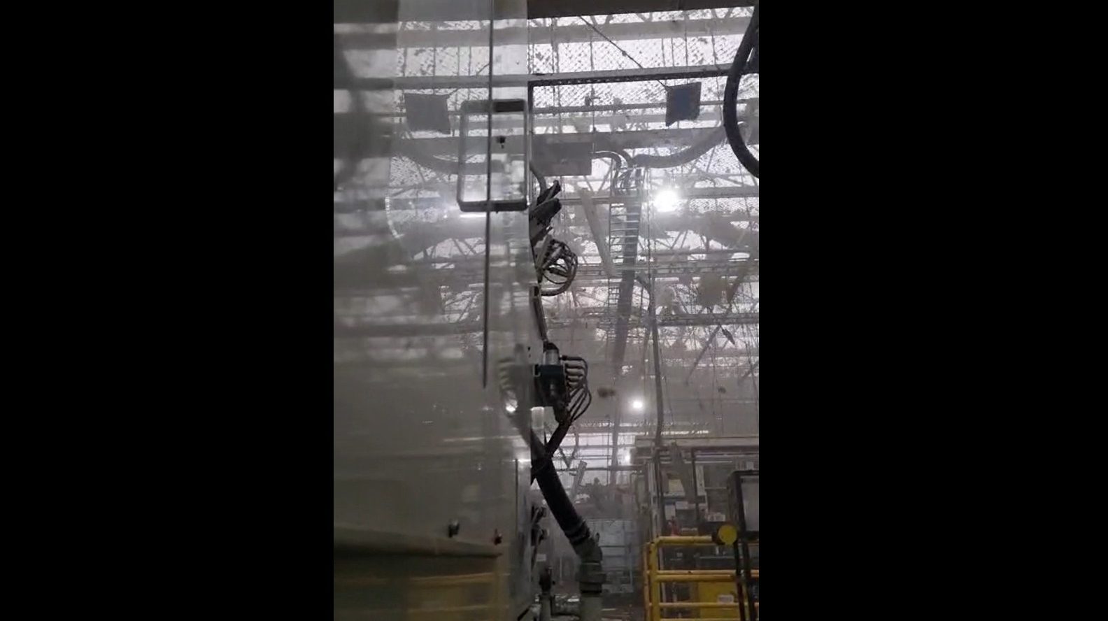 Fábrica da Toyota em Porto Feliz (SP) fica destruída após chuvas