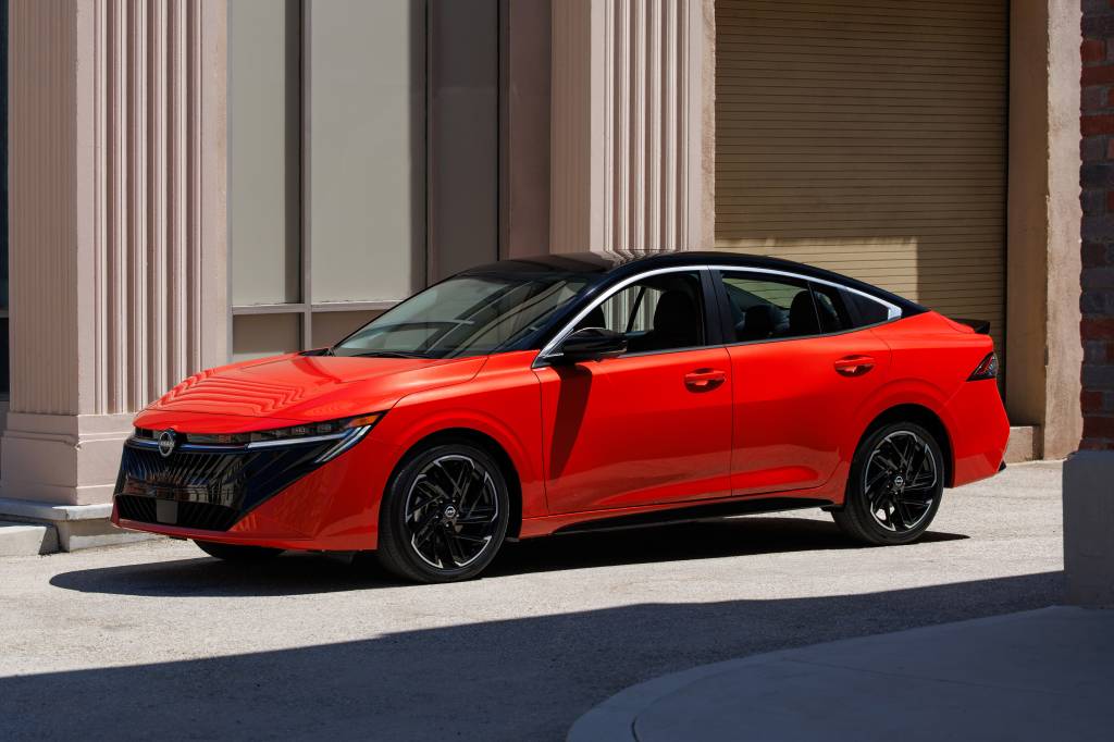 Novo Nissan Sentra 2026 fica mais moderno em tudo – menos onde precisava
