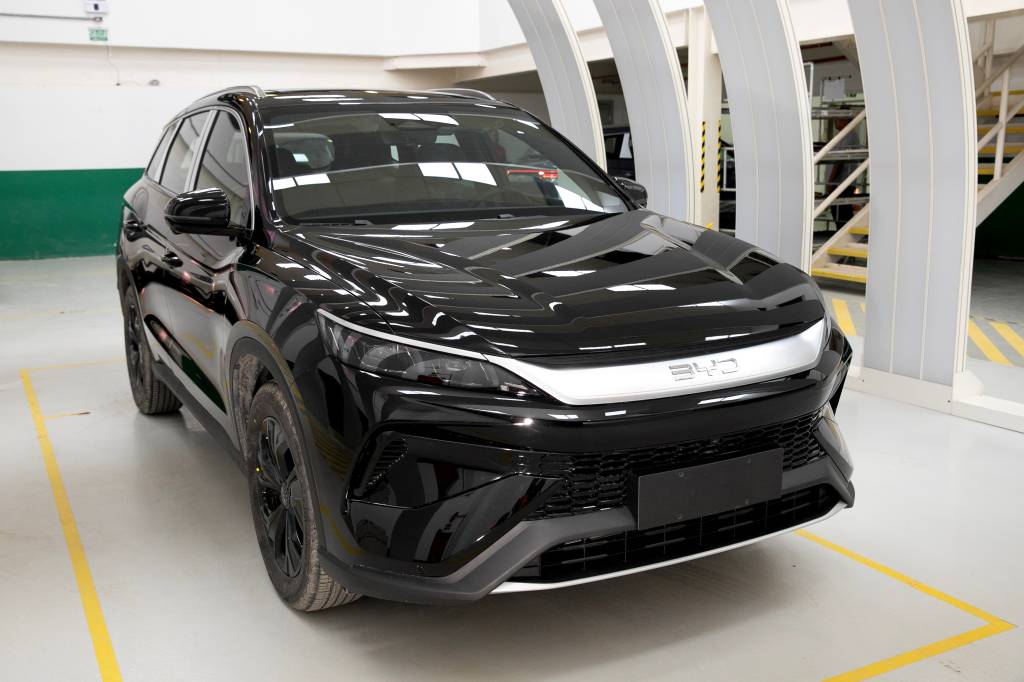 BYD Song Pro híbrido flex é montado no Brasil de cara nova e ninguém pode comprar