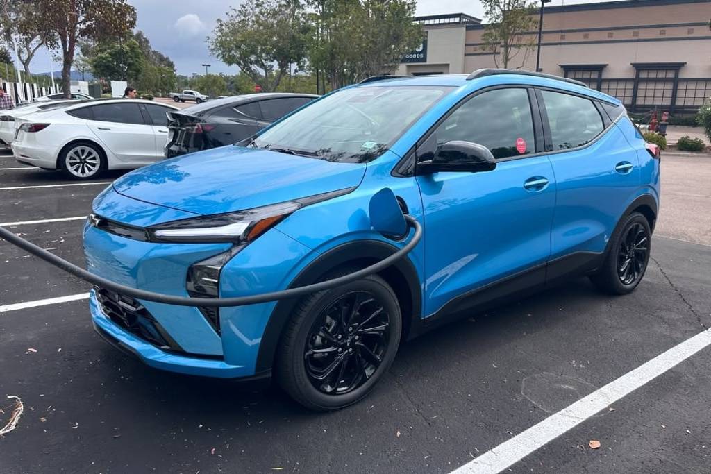 Chevrolet Bolt voltará ao mercado com bateria chinesa para ser mais barato