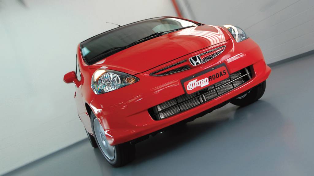 Primeiro Honda Fit é automático de R$ 25.000 que faz 15 km/l e não quebra