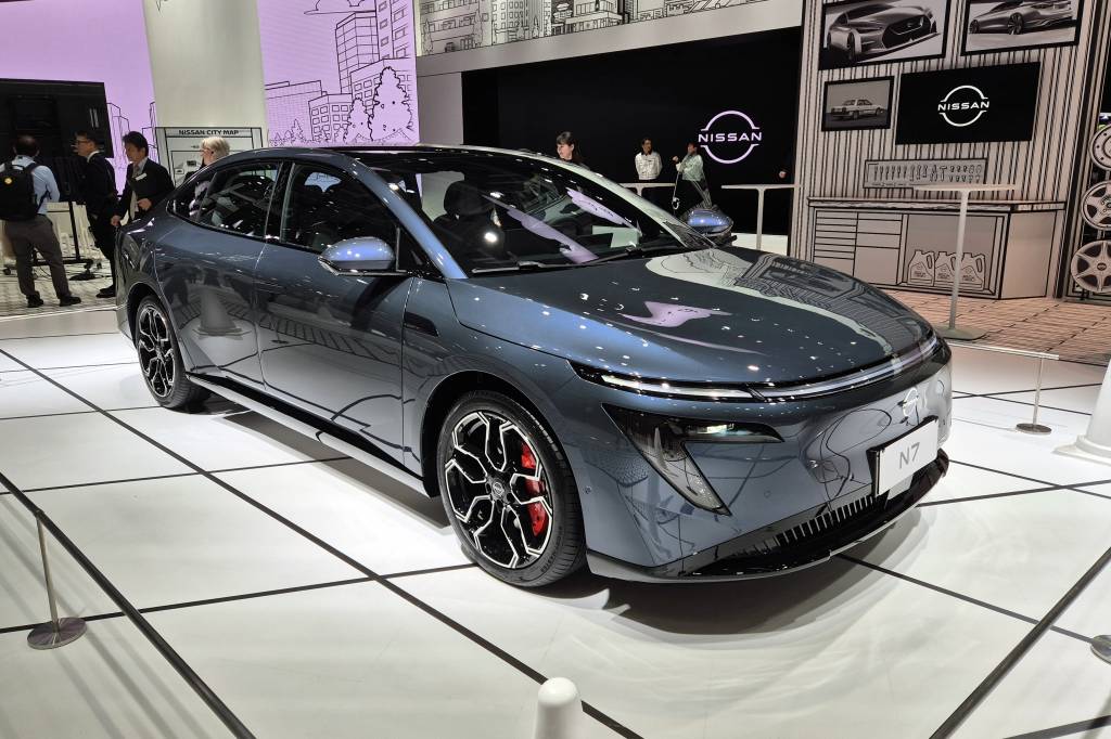 Nissan se renderá a carros chineses para vender elétricos e híbridos no Brasil