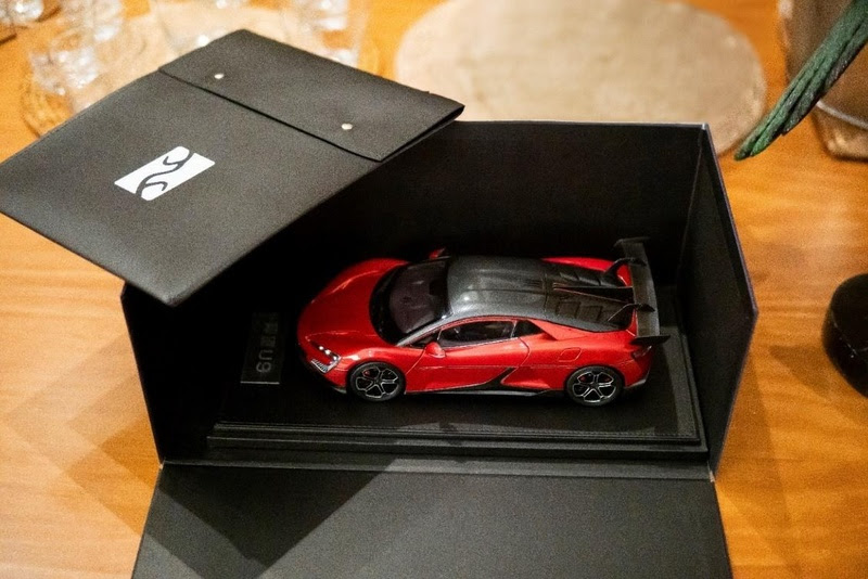 Piloto brasileiro Leo Sanchez foi escolhido para ser o único dono de um BYD U9 Xtreme no Brasil