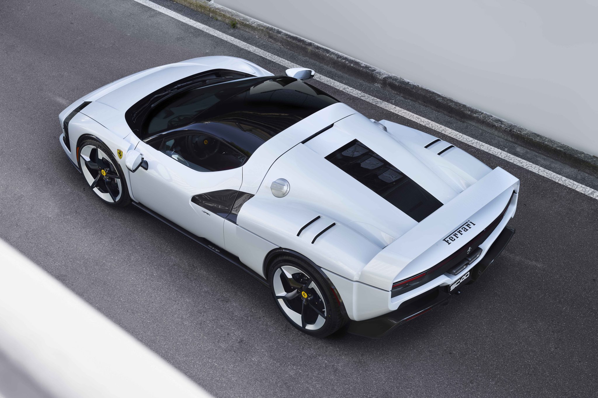 Ferrari SC40