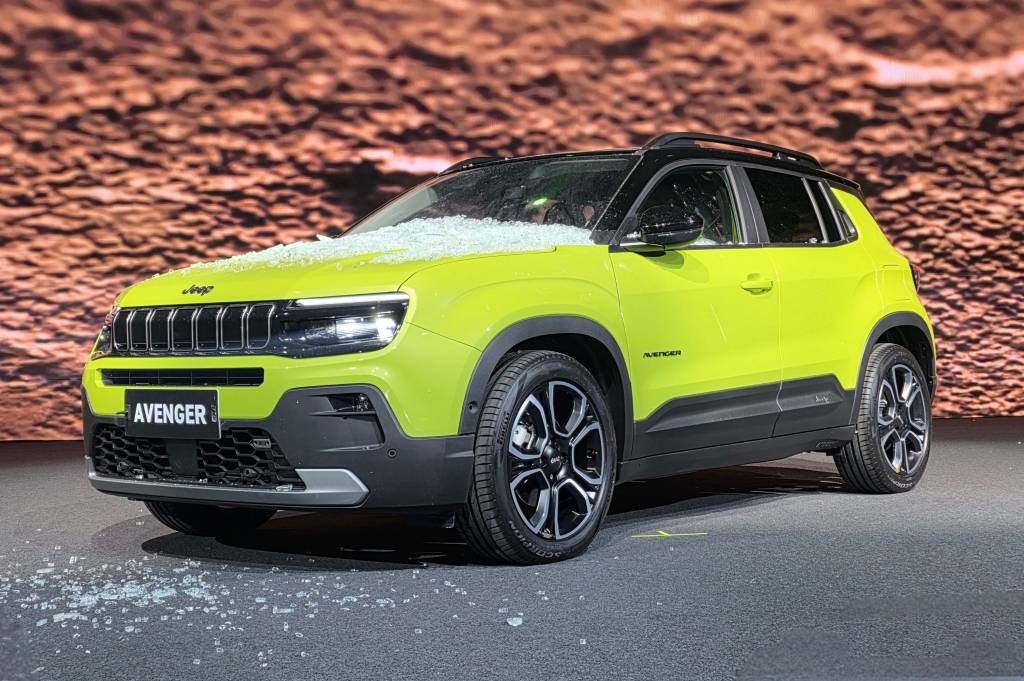 Jeep Avenger nacional terá Chat GPT e marca traz Recon e Cherokee para o Salão