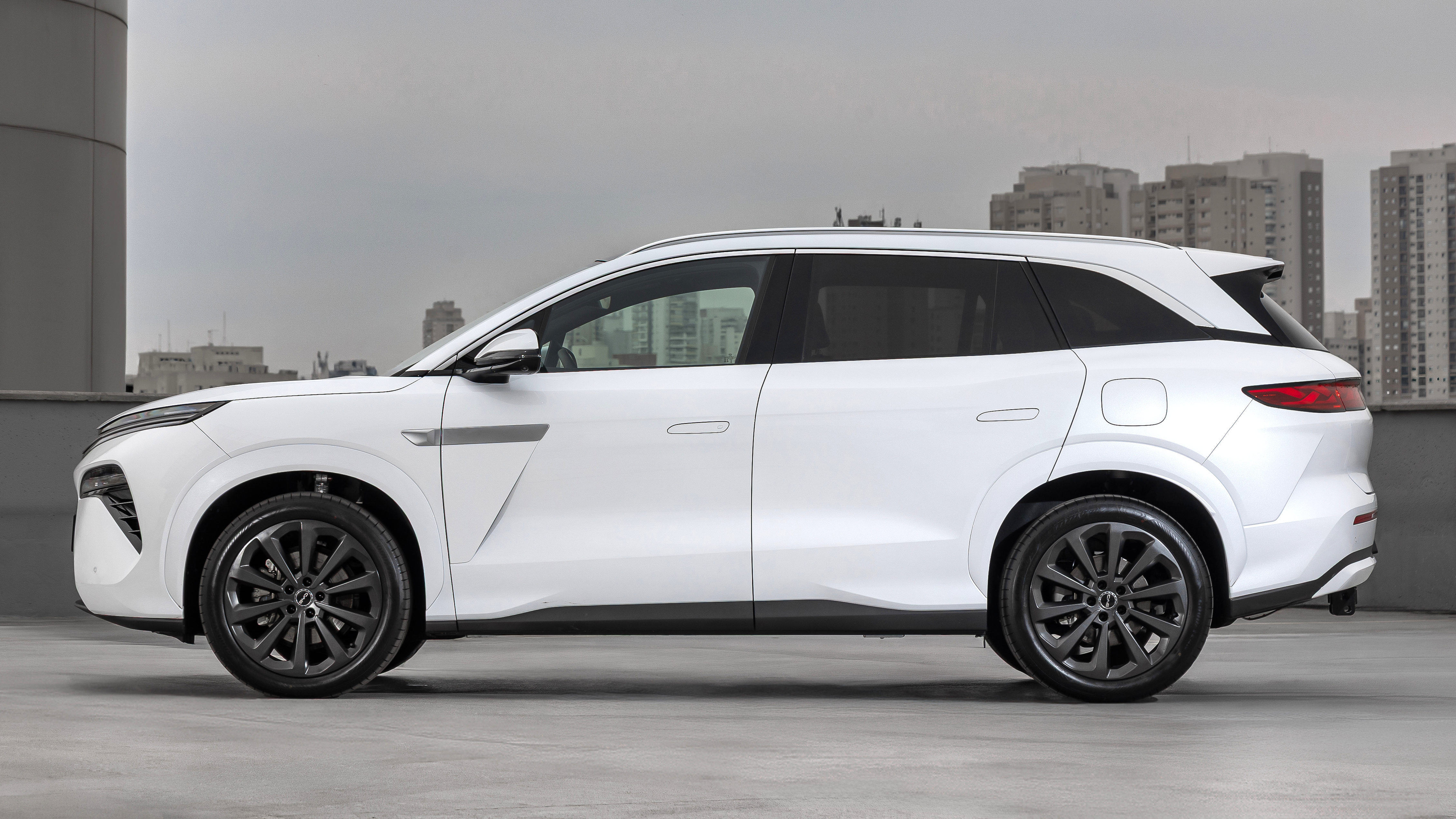 BYD Atto 8