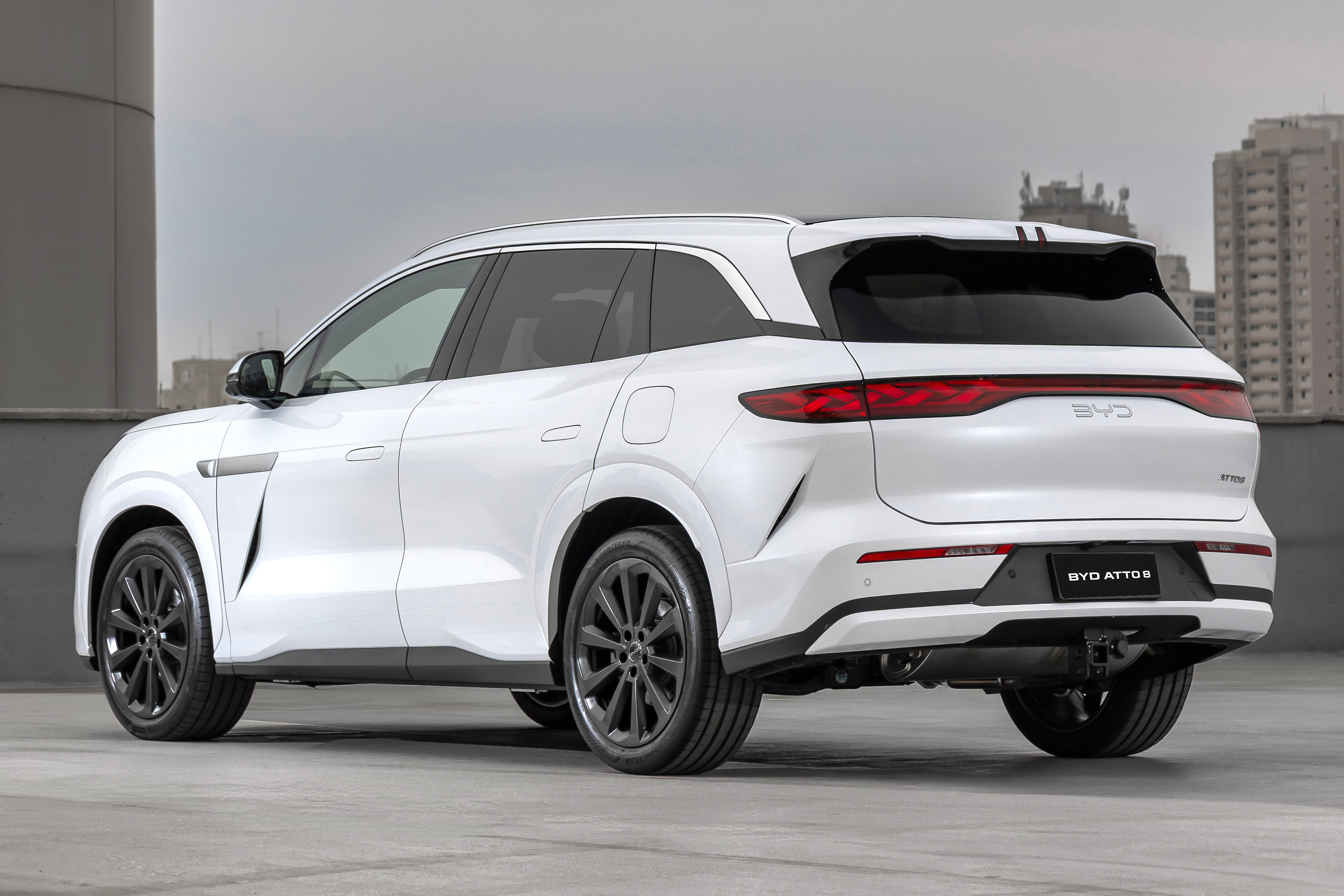 BYD Atto 8