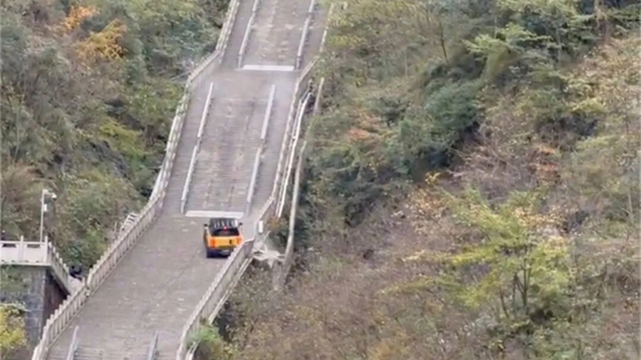 Chery tenta imitar Land Rover e fracassa em escadaria de 999 degraus