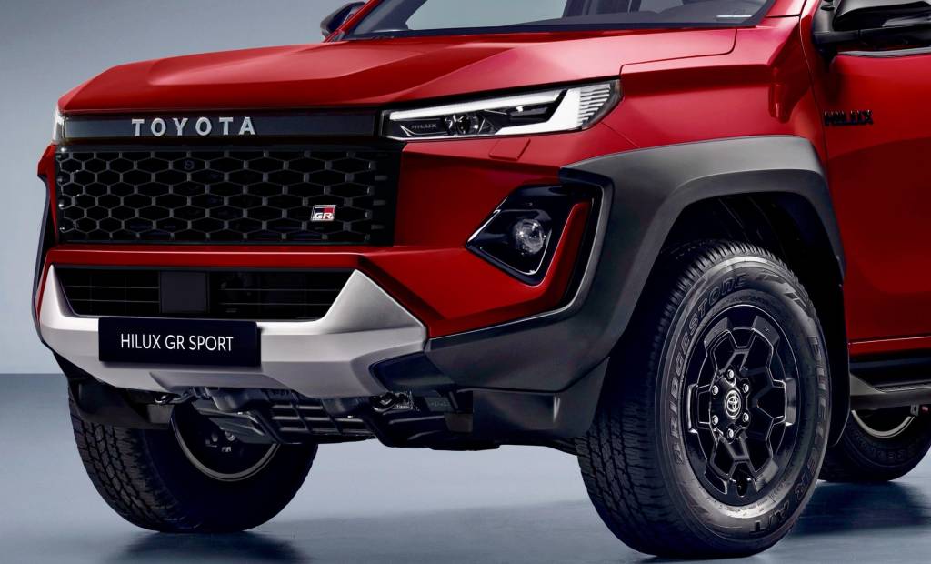 Toyota muda estratégia da Hilux com bitola larga e insinua GR-Sport para nova geração