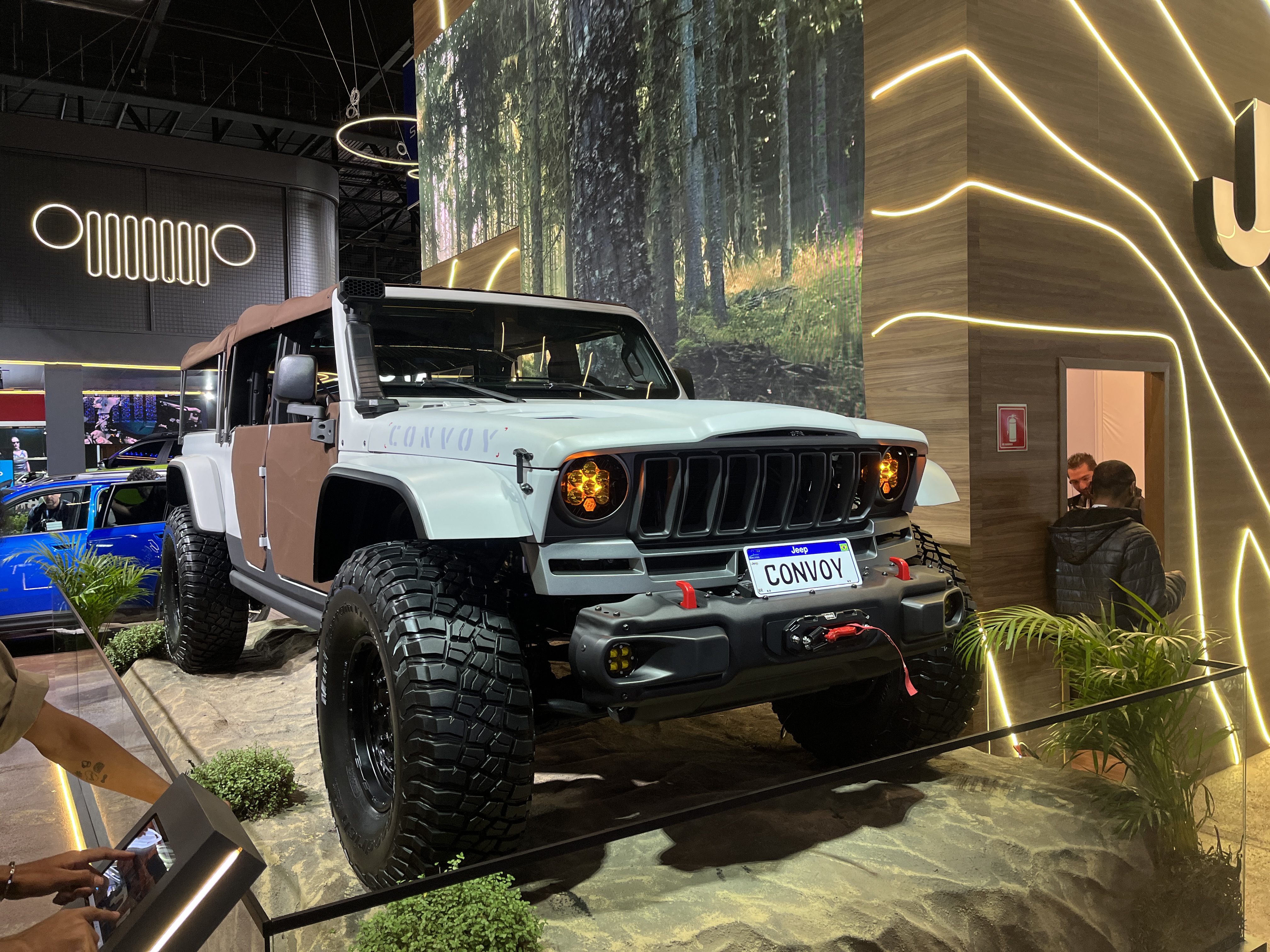 Jeep Gladiator Convoy