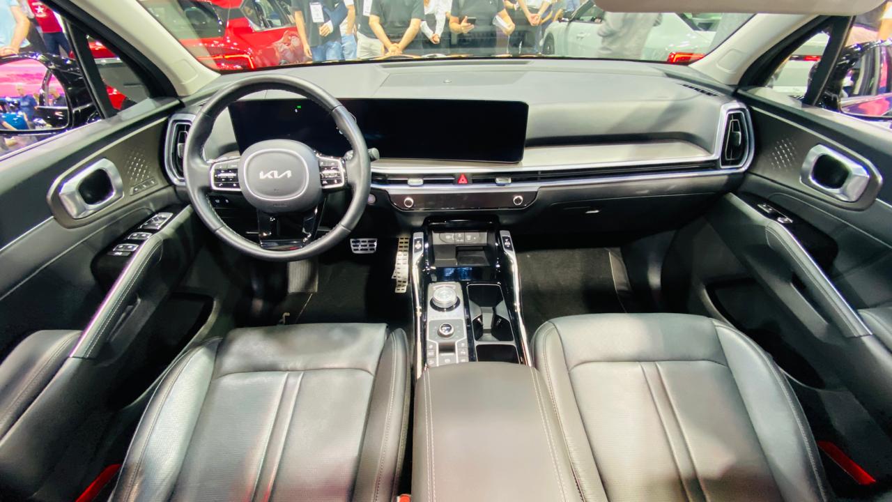 Interior do Kia Sorento, exibido no Salão do Automóvel de São Paulo 2025