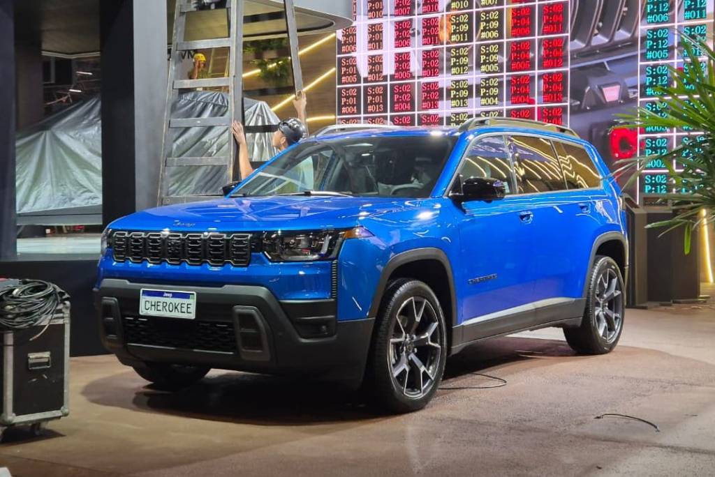 Novo Jeep Cherokee é híbrido com 213 cv, faz 18 km/l e está no Salão do Automóvel