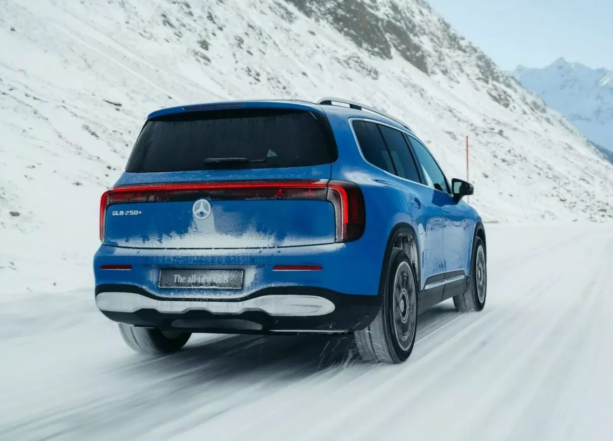 Novo Mercedes GLB é só elétrico e se rende ao Chat GPT integrado