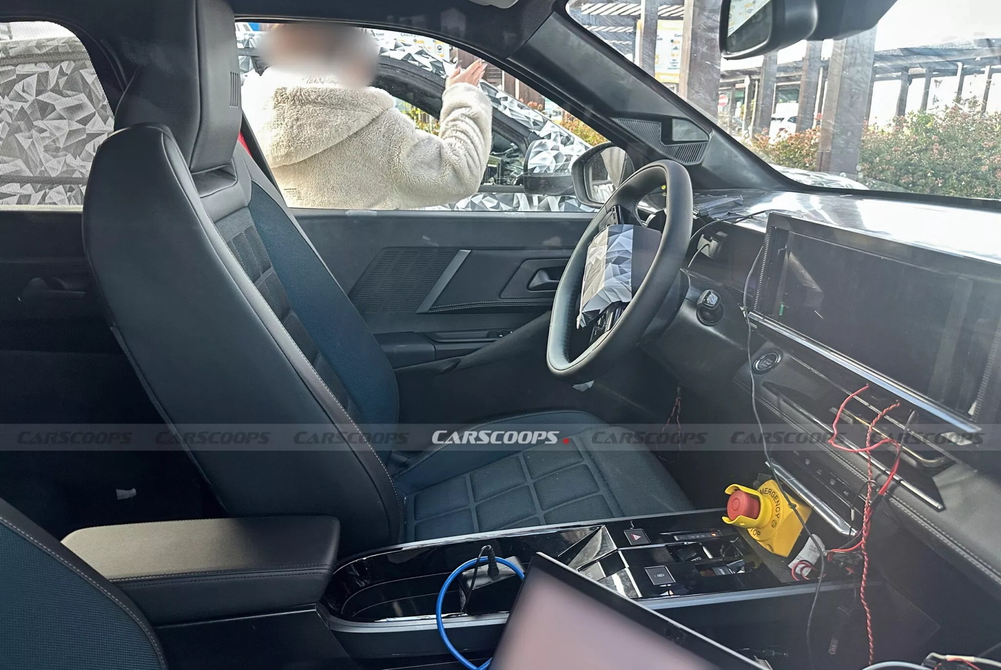 Fiat Fastback 2027 tem interior revelado e confirma visual de “Panda cupê”