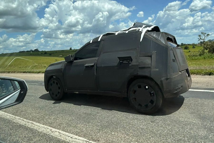 Fiat testa novo hatch compacto com carroceria final no Brasil