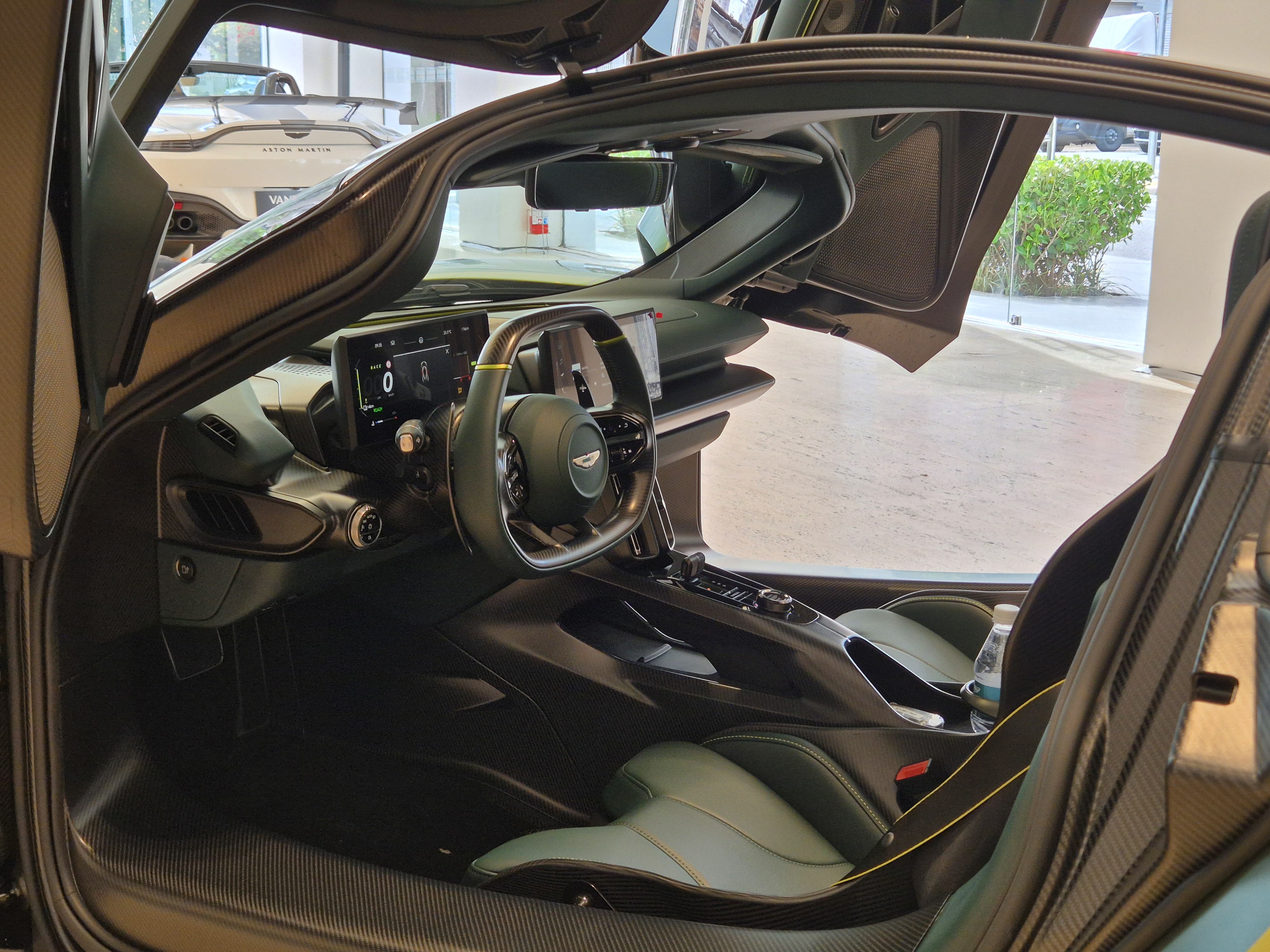 Aston Martin Valhalla