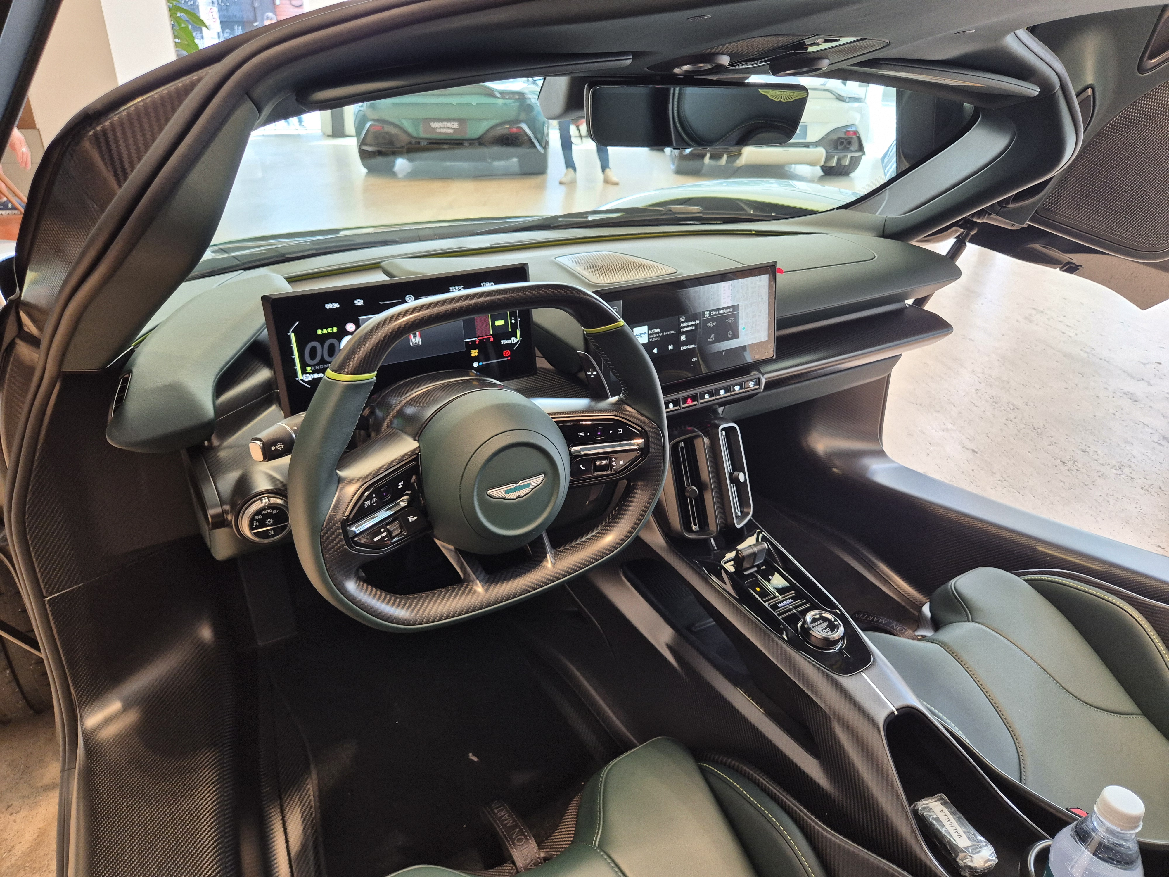 Aston Martin Valhalla