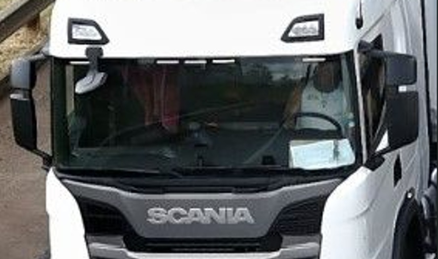 Motorista é flagrado sem cinto de segurança em rodovia de Uberlândia (MG)