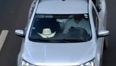 Motorista é flagrado sem cinto de segurança em rodovia de Uberlândia (MG)