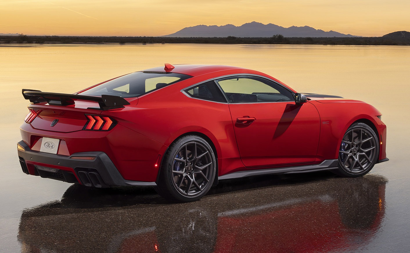 Mustang Dark Horse SC