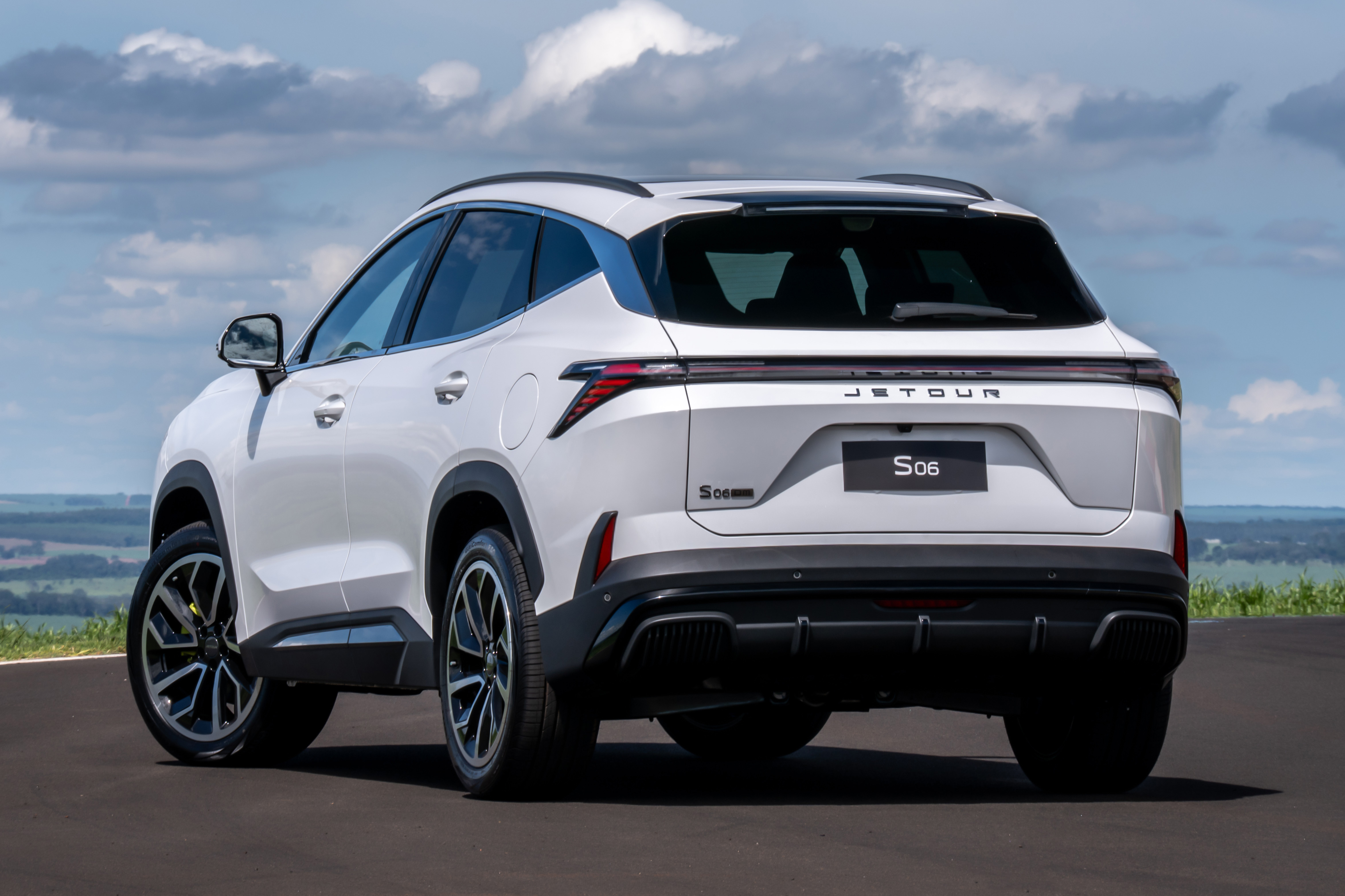 Jetour S06