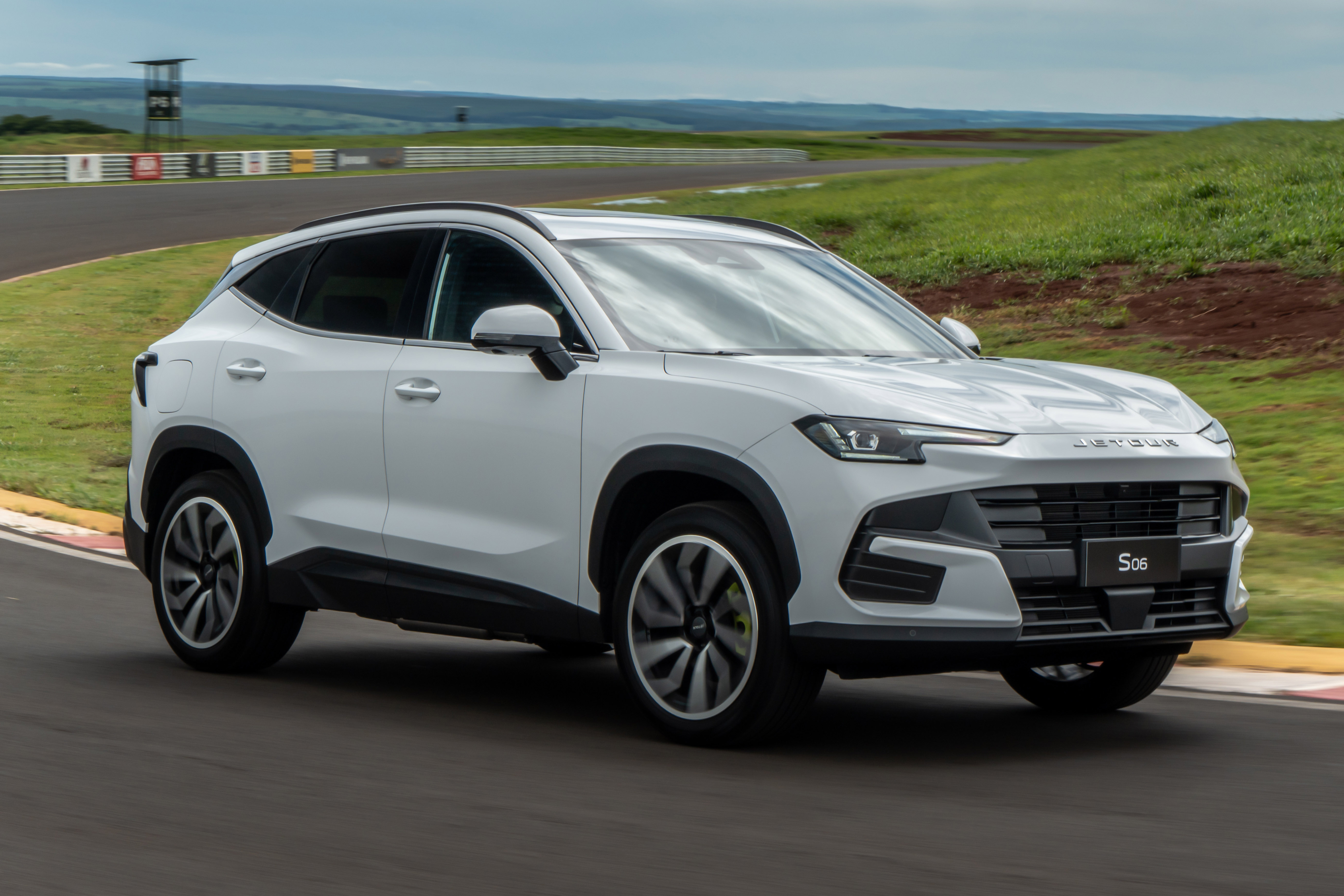 Jetour S06