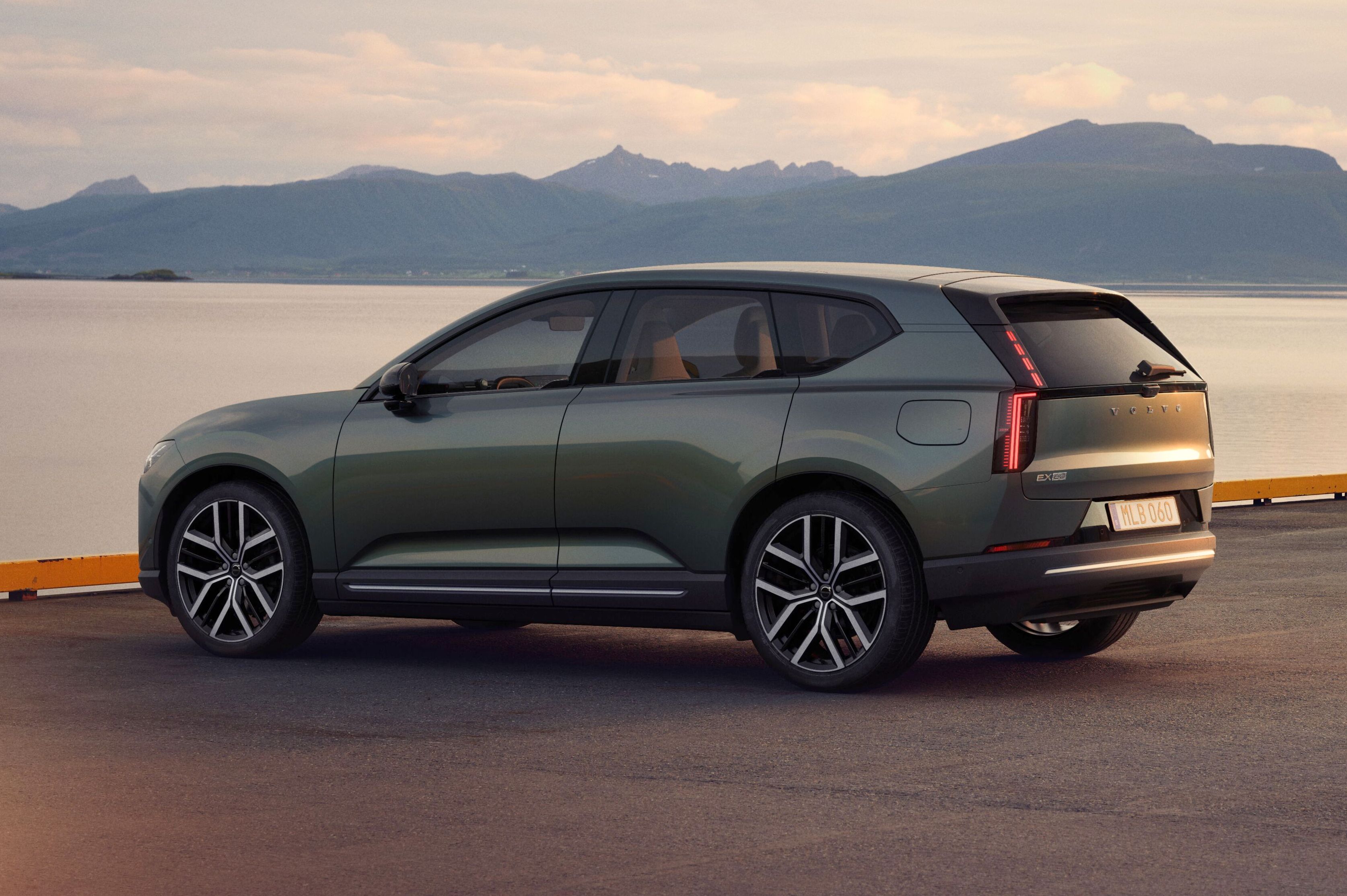 Volvo EX60 estreia nova plataforma e promete autonomia recorde de 810 km