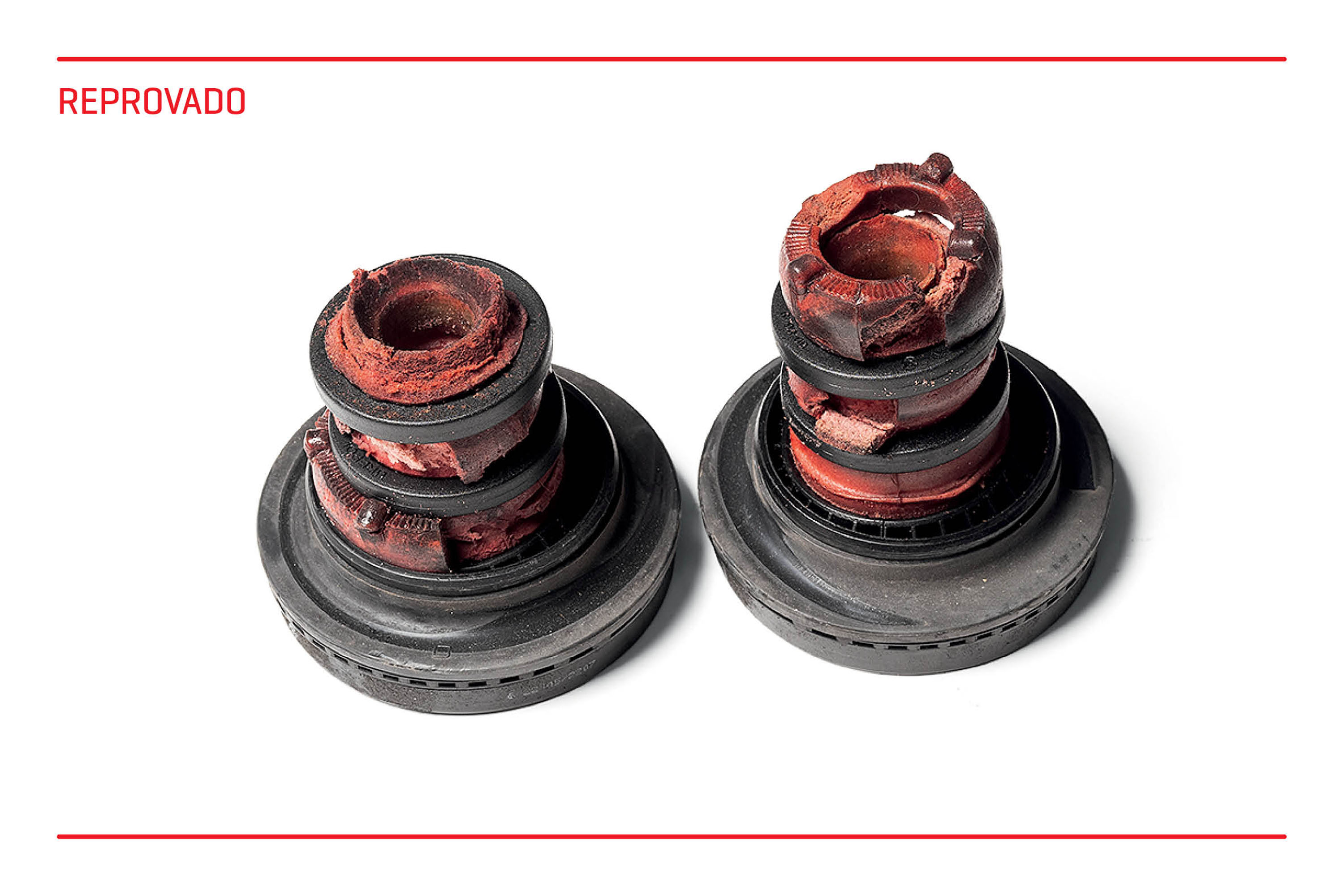 COXIns E BATENTES DIANTEIROS Enquanto os coxins foram encontrados torcidos, os batentes já estavam se esfarelando, em um estágio de degradação que seria esperado em um carro mais velho.