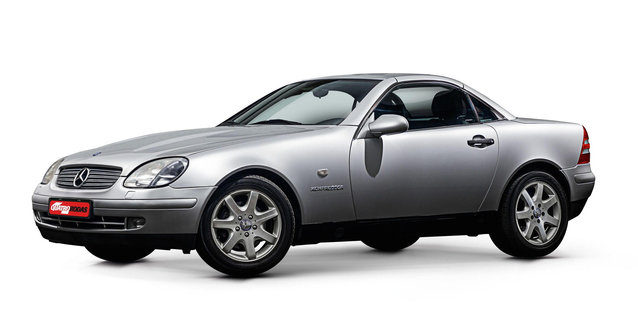 Mercedes SLK (R170) inovou no teto retrátil e redefiniu o os conversíveis modernos