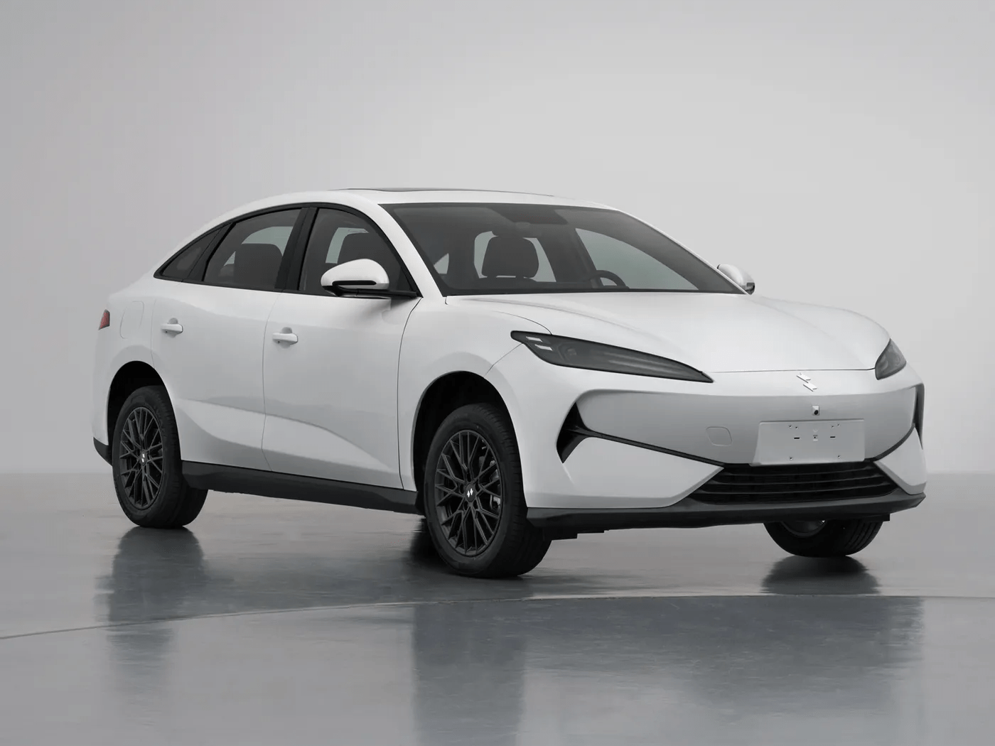 Linghui e7 é focado em taxistas e aplicativos