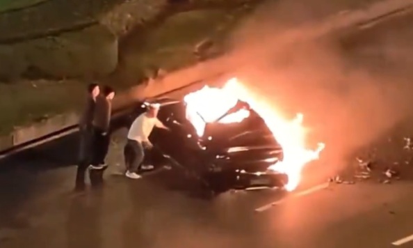 Falha em abertura de porta de SUV da Xiaomi resulta em acidente fatal