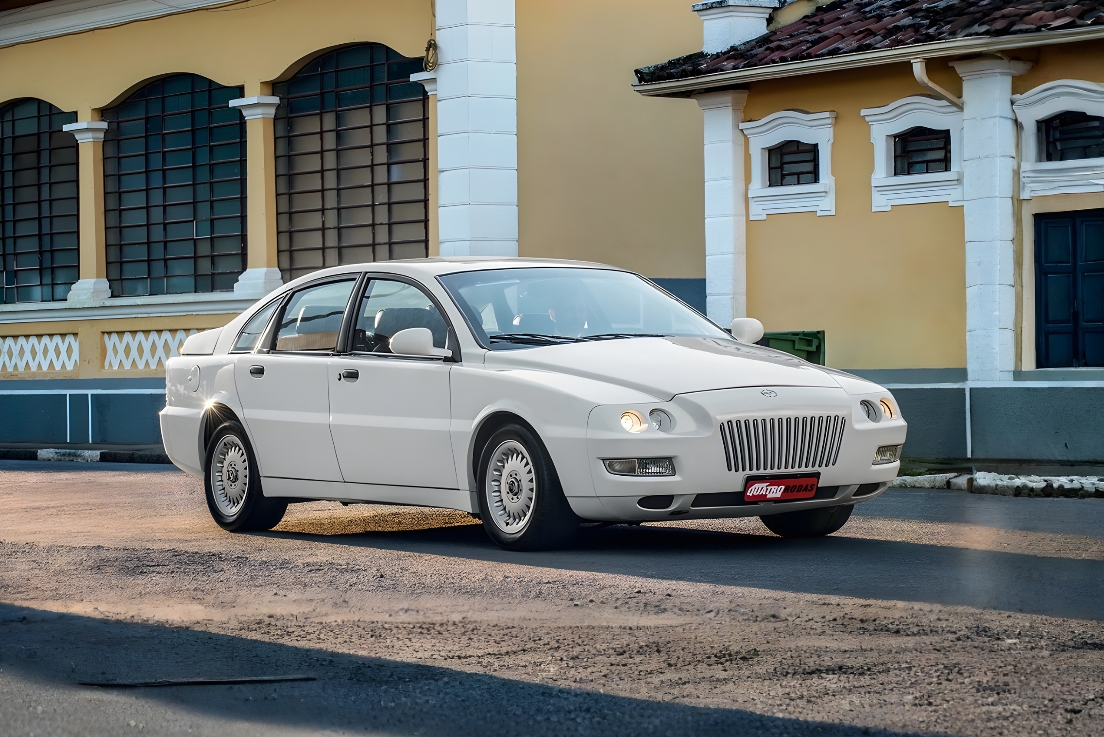 Emme Lotus 422T tem história bizarra e foi o sedã mais mentiroso do Brasil