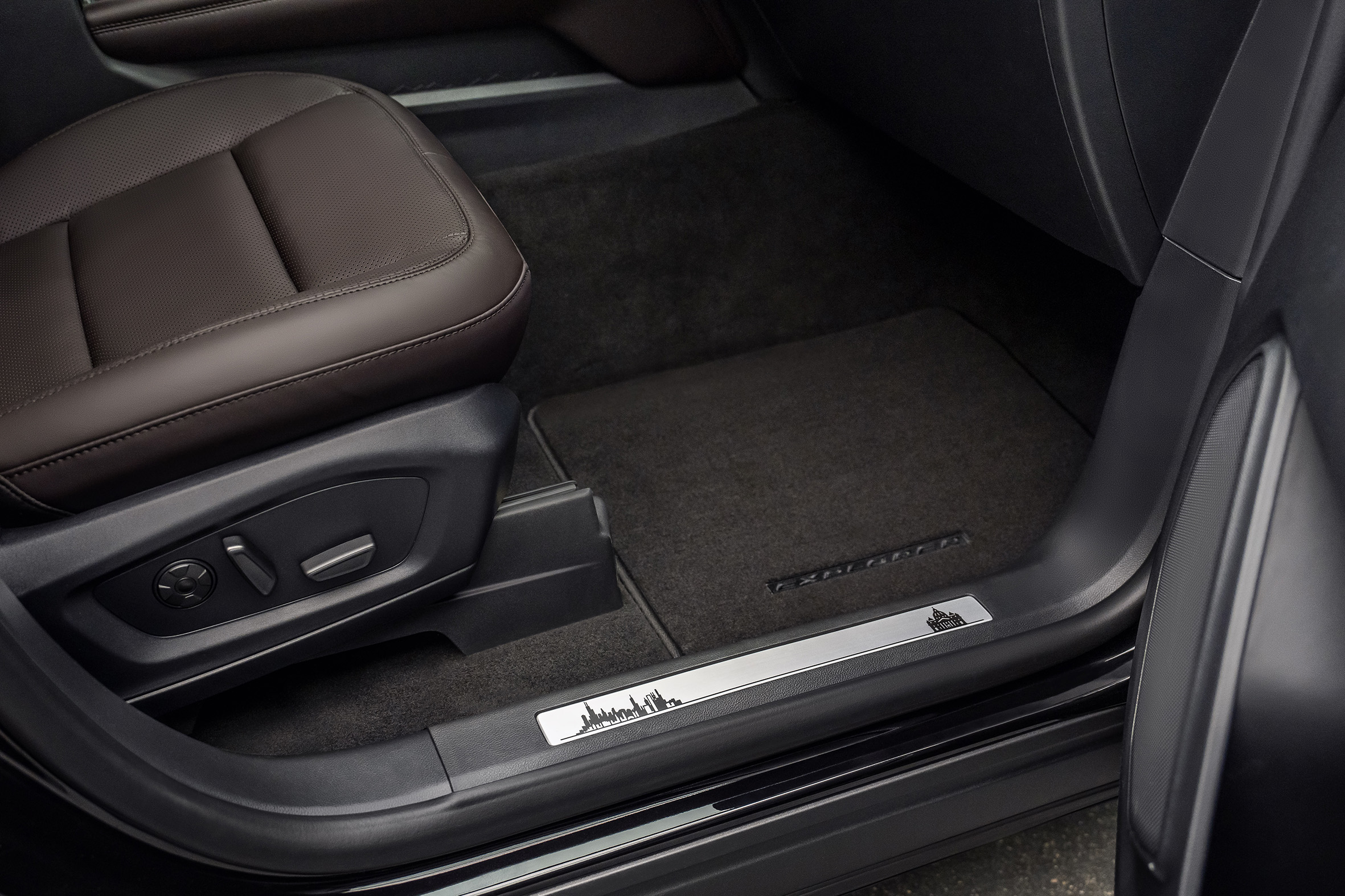 Ford Explorer do papa Leão XIV