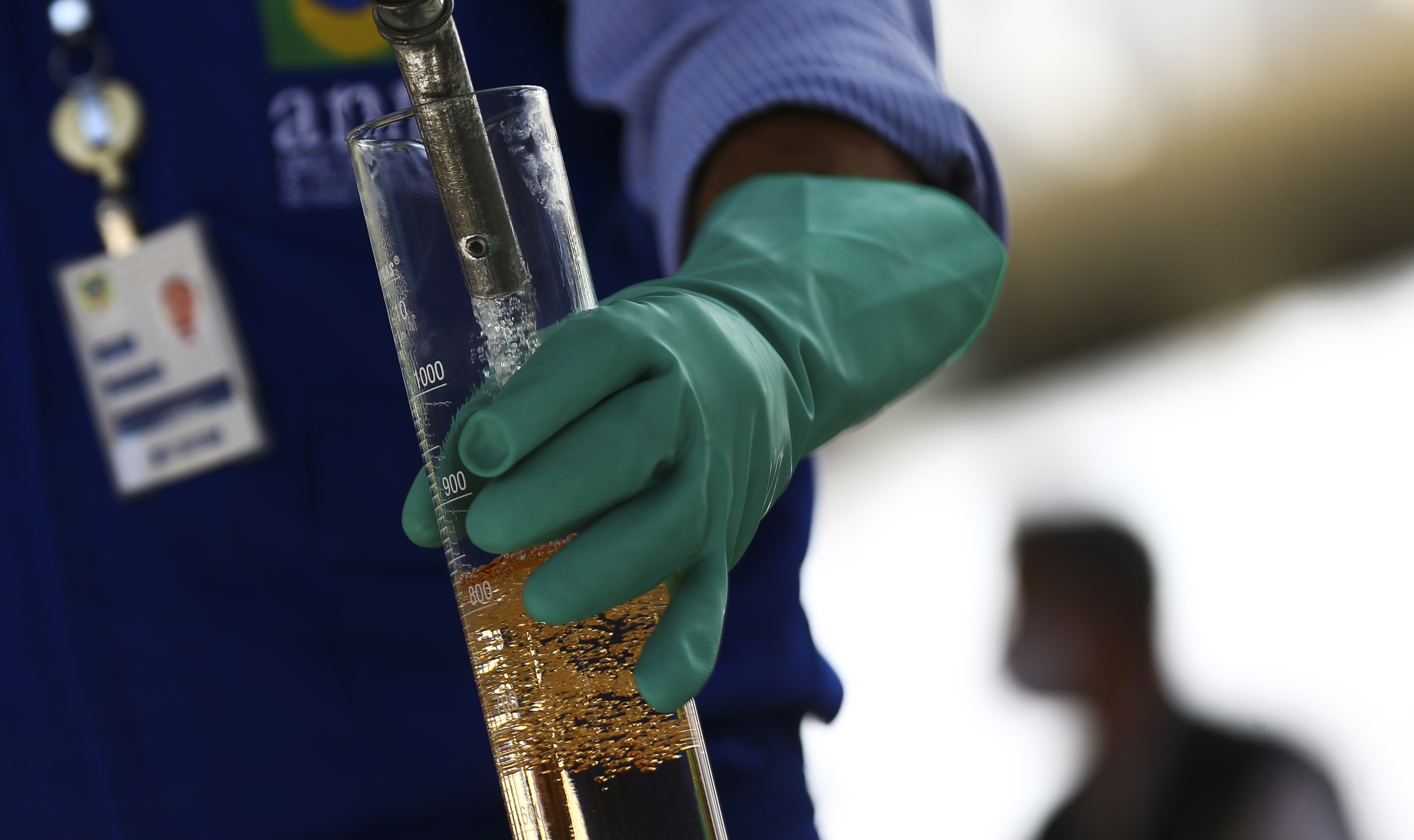 ANP autua Vibra, Ipiranga e Raízen por aumento nos preços da gasolina e diesel