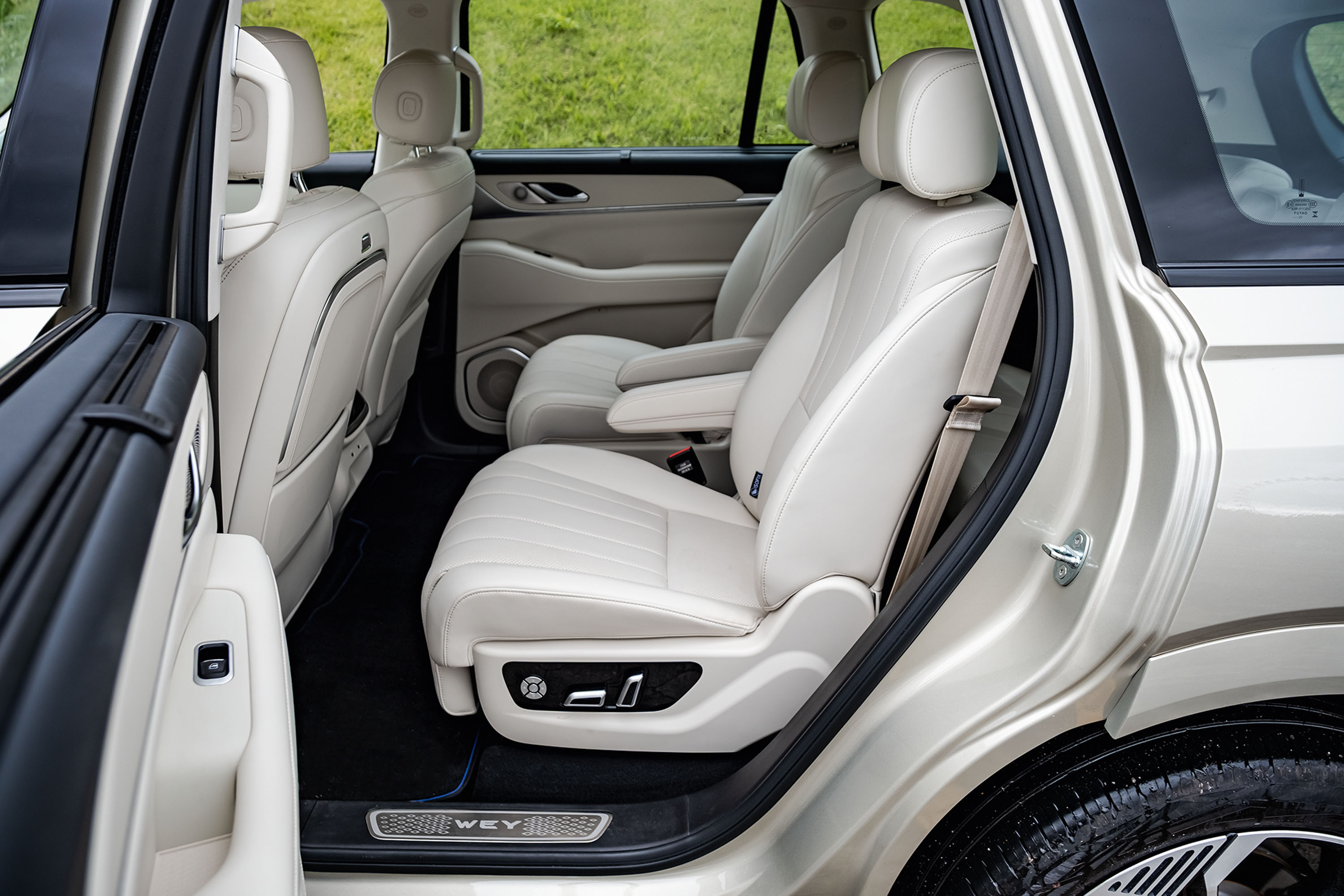 comparativo | byd atto 8 x gwm wey 07