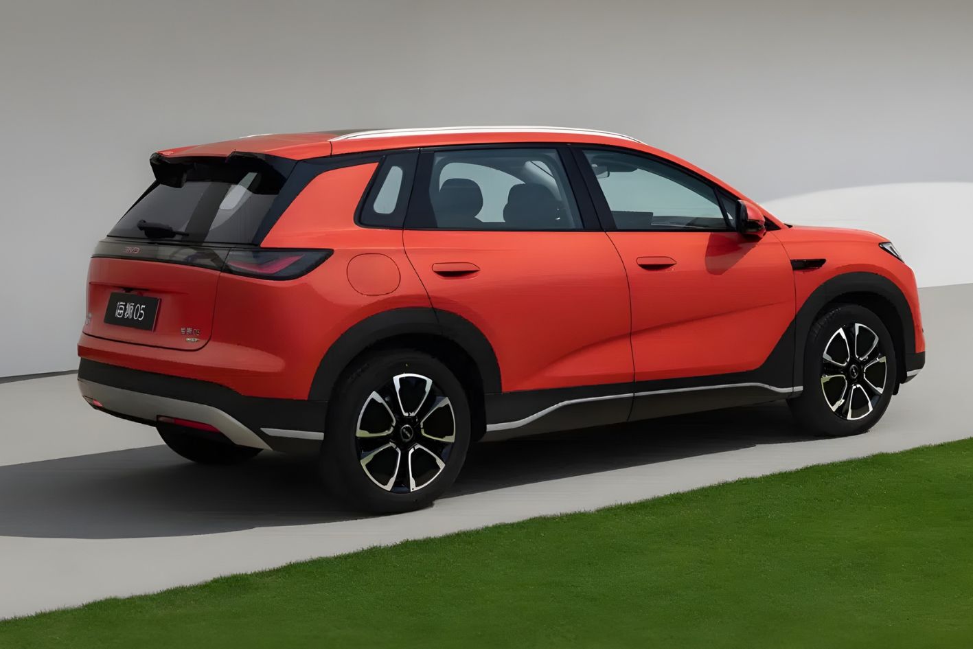 BYD Sealion 05 é maior que Yuan Plus e tem versão PHEV com autonomia de elétrico