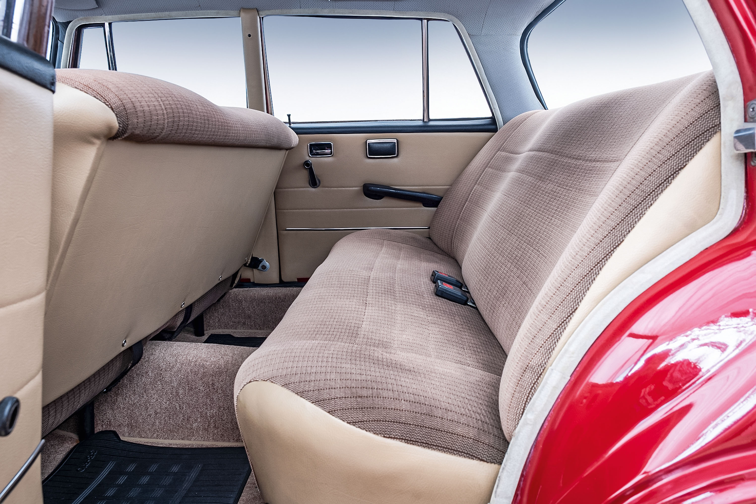MERCEDES-BENZ W110/W111/W112 (HECKFLOSSE)