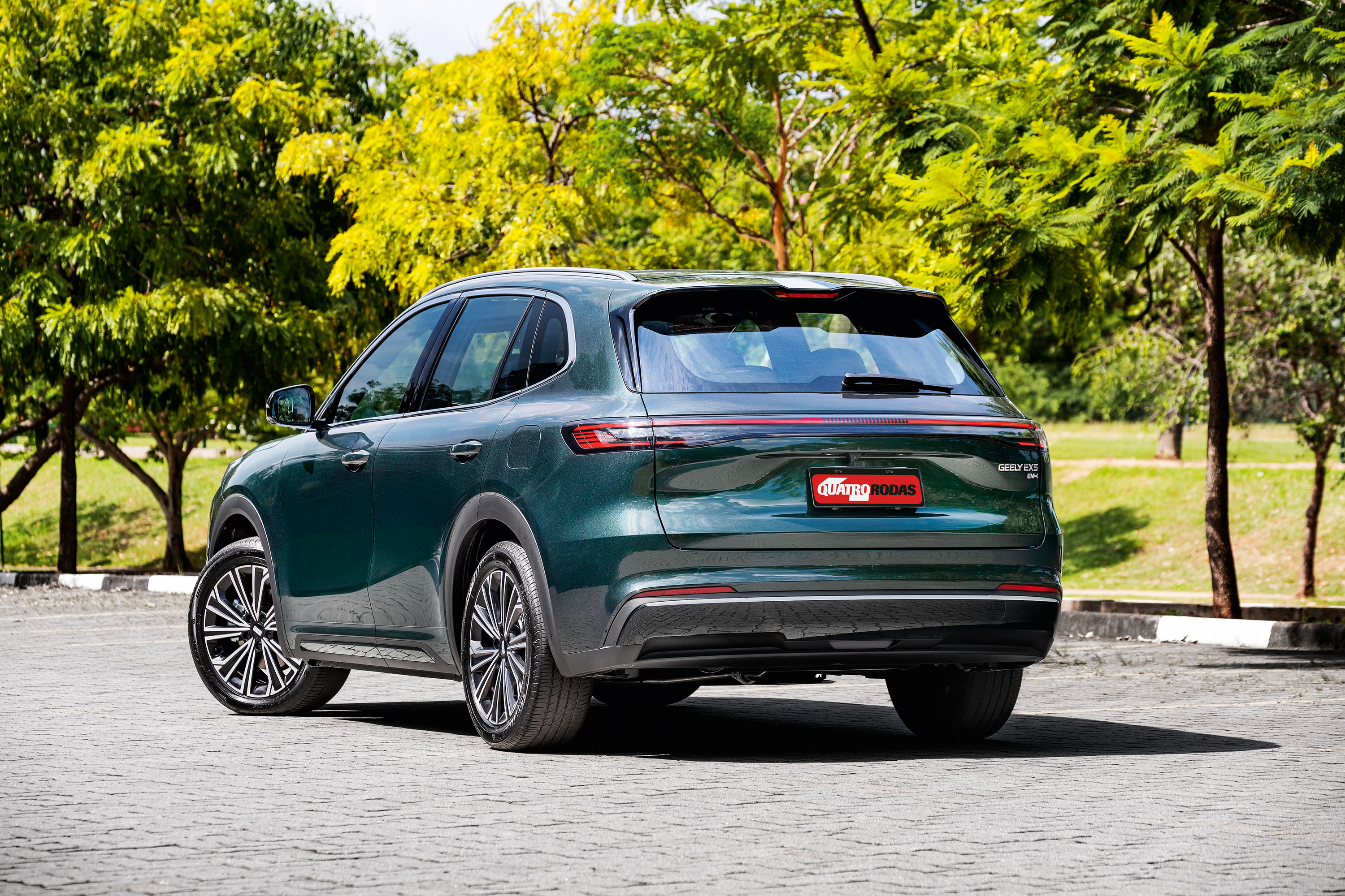 Geely EX5 EX-i e Jaecoo 7 são alternativas aos BYD e GWM, mas qual é melhor?