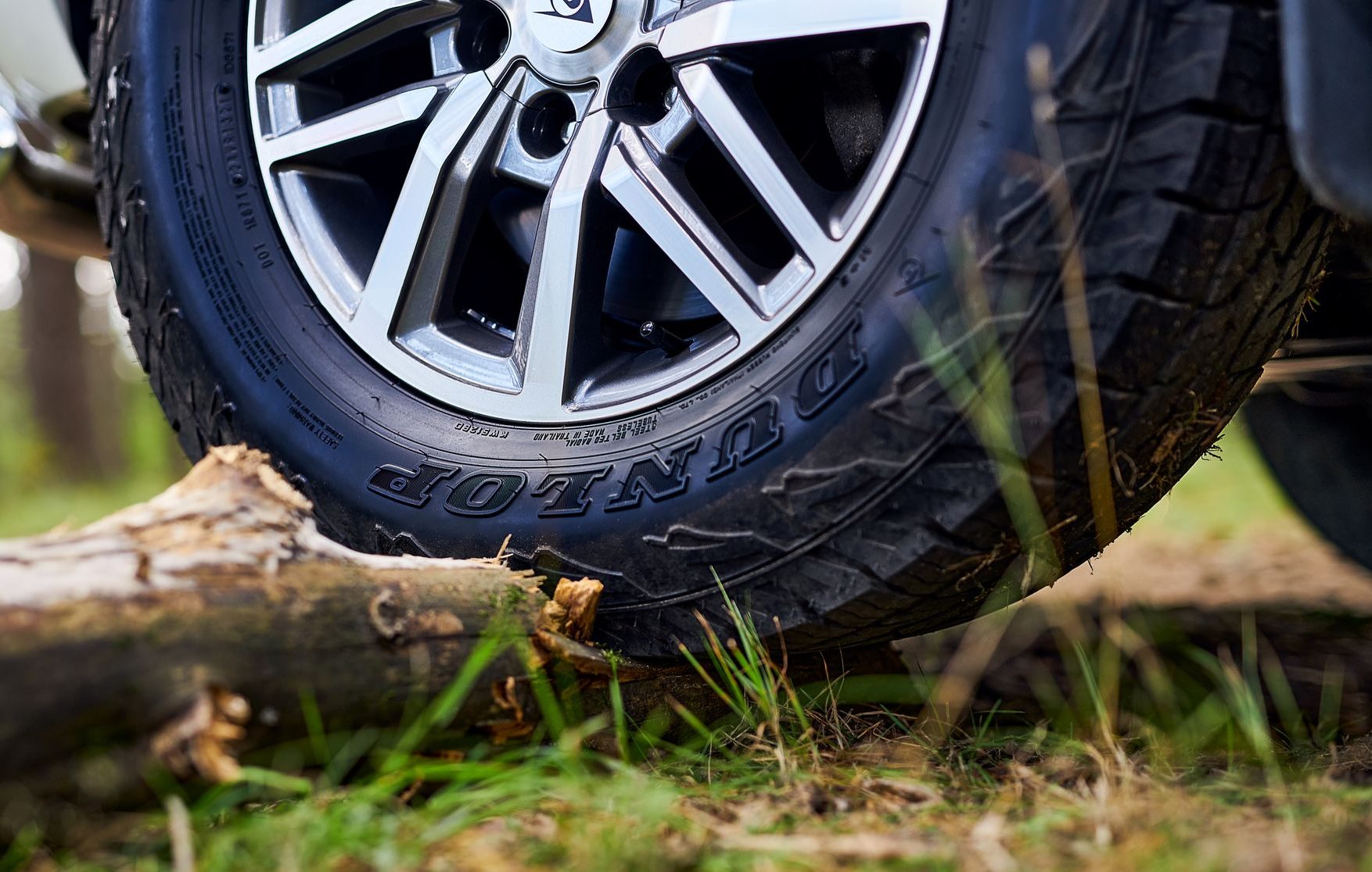 Dunlop passa a dar garantia vitalícia para pneus fabricados no Brasil