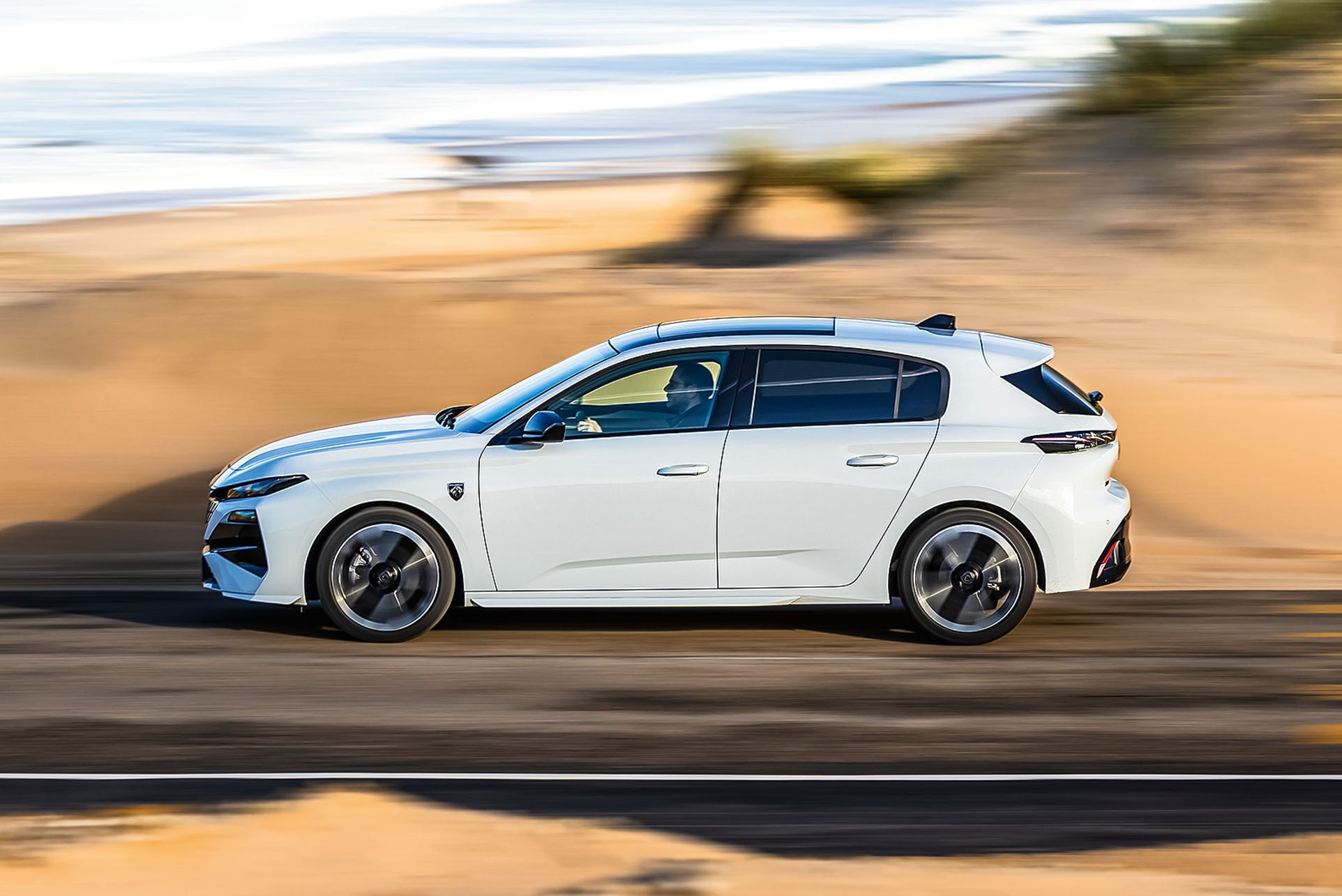 peugeot 308 Hybrid 145