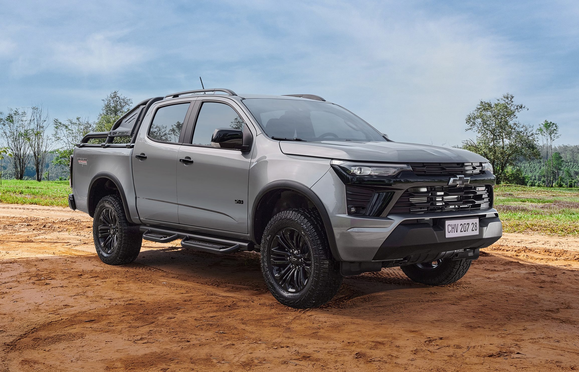 Nova Chevrolet S10 Trail Boss aposta em suspensão mais alta e preparação off-road