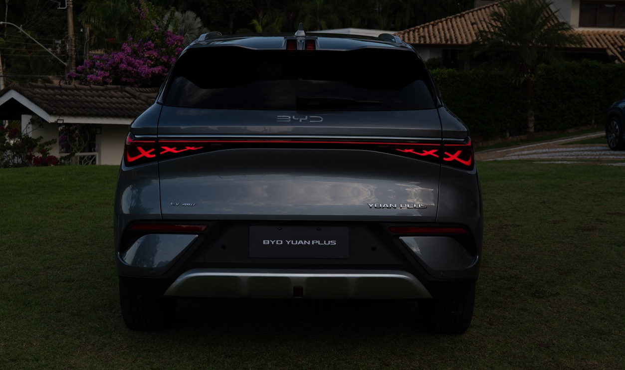 BYD Yuan Plus fica mais potente e ganha tração integral