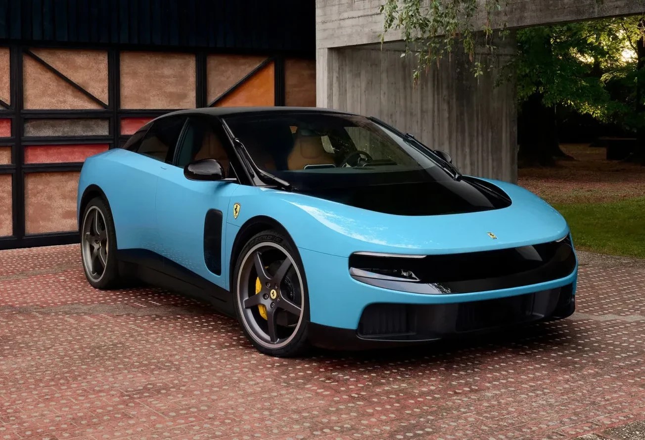 Ferrari Luce é 1º elétrico da marca com 1.050 cv e foi feito pelo designer do iPhone