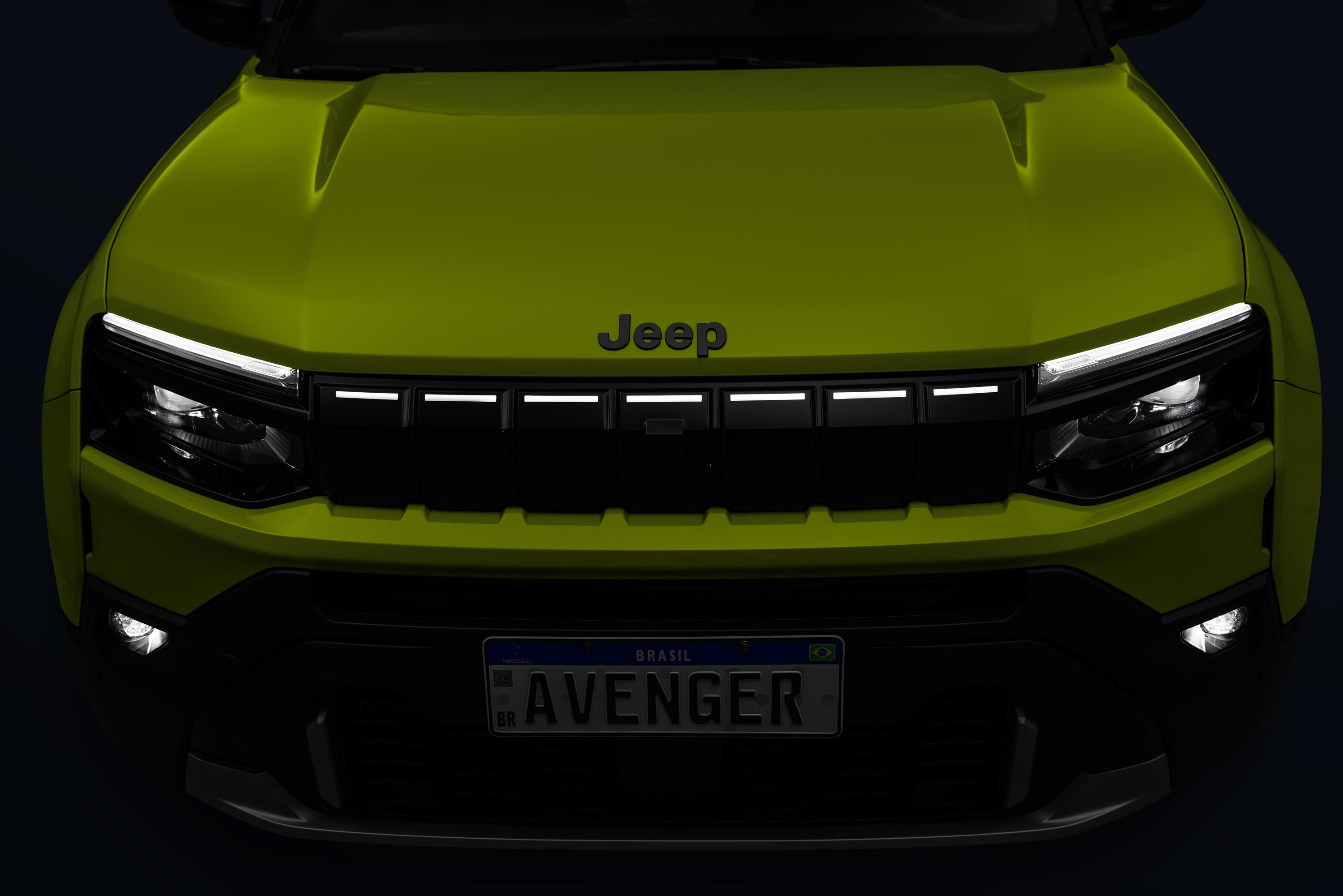 Jeep Avenger 2027 versões grade iluminada
