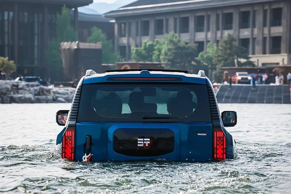 JETOUR G700