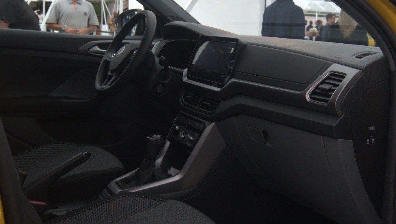 VW T-Cross Canarinho