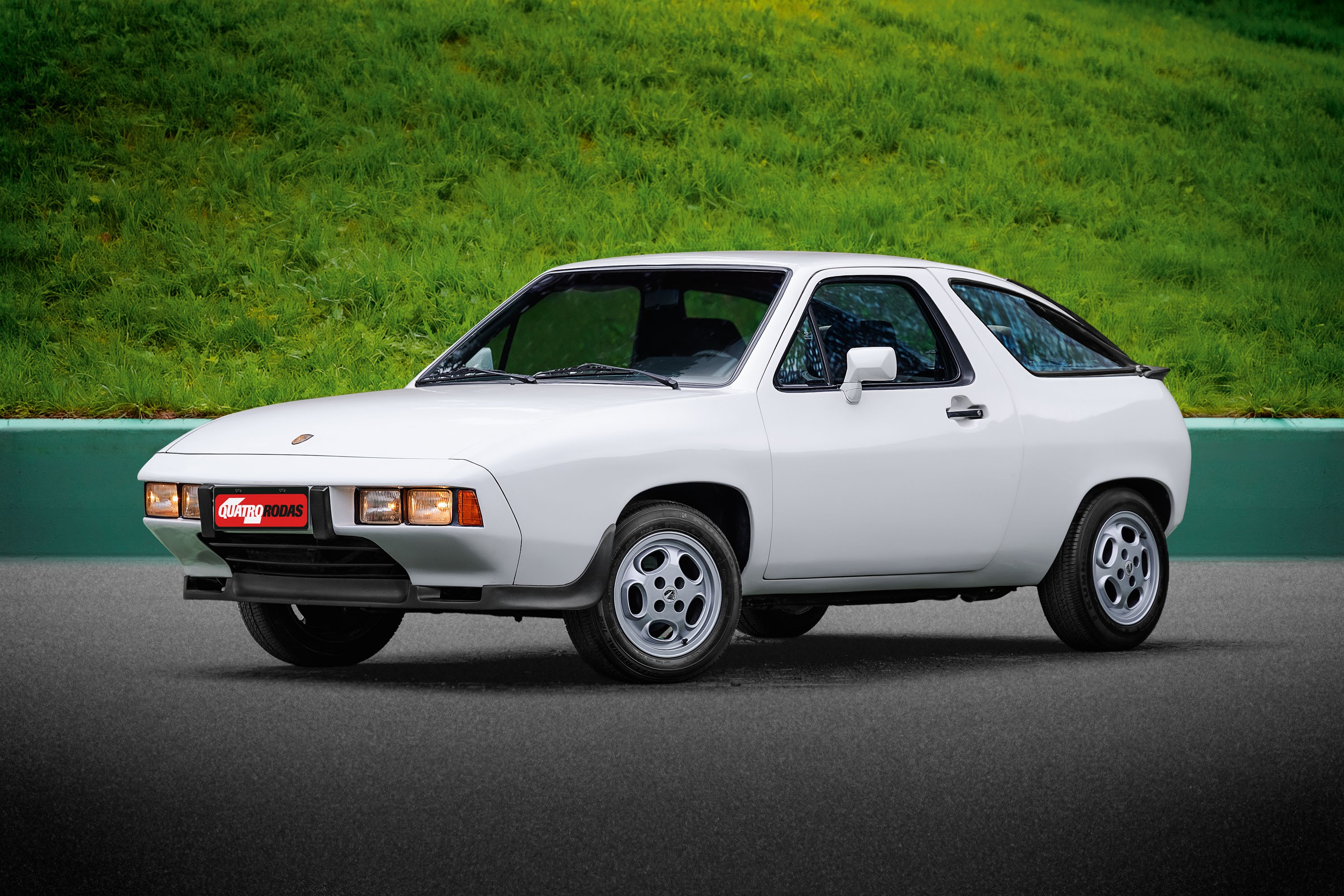 Imagem ilustrativa do PAG Dacon 928, esportivo dos anos 1980 com visual inspirado em Porsche