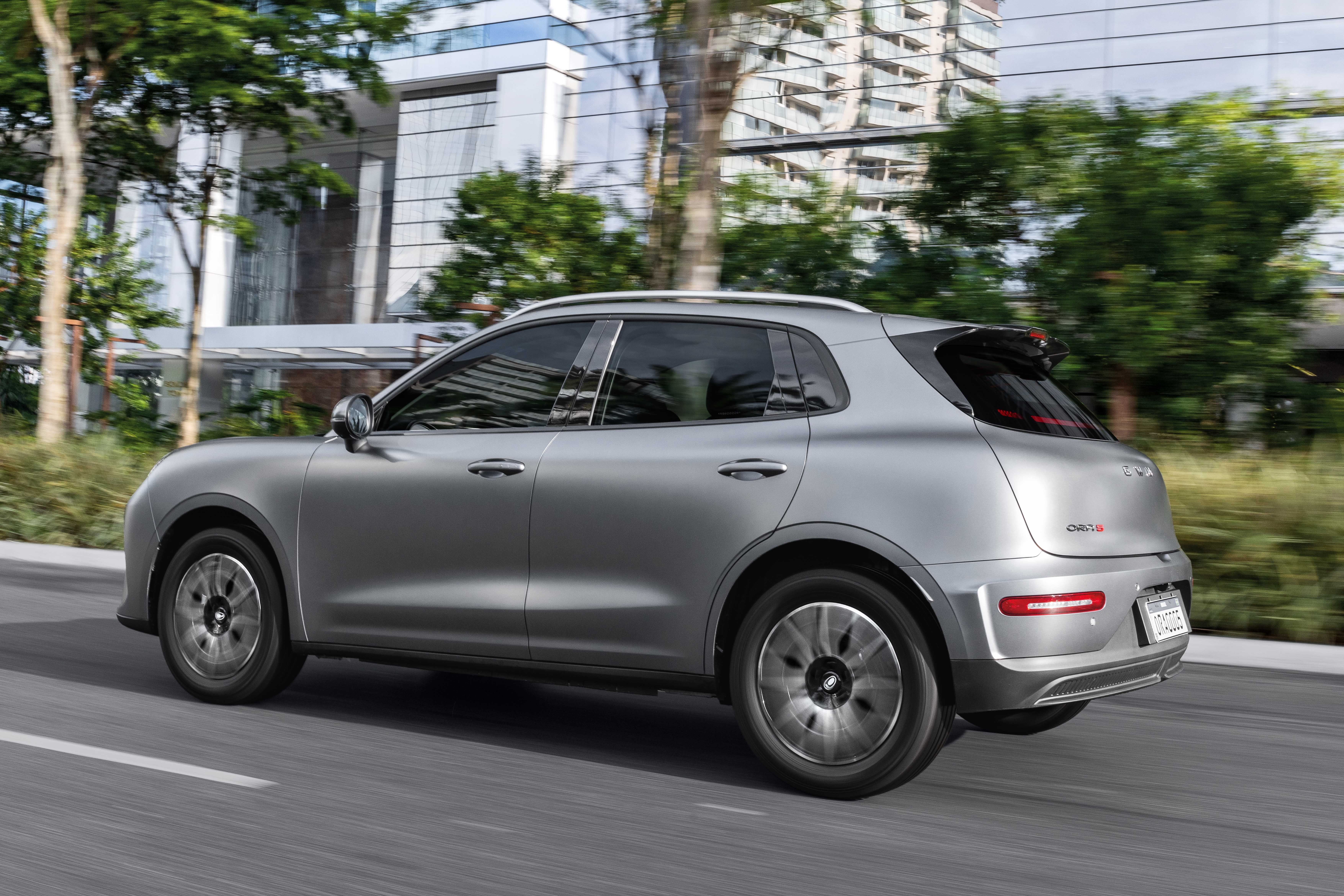 GWM Ora 5 elétrico mira em SUVs a combustão por R$ 159.000 e põe o 03 em risco