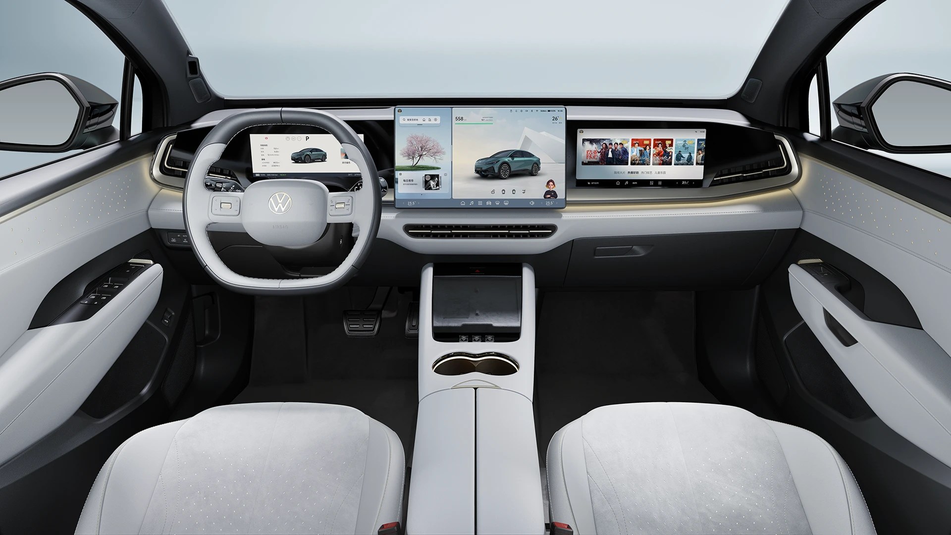 Interior moderno de um carro Volkswagen com bancos e volante brancos. O painel possui três telas digitais exibindo informações do veículo, um mapa e opções de entretenimento