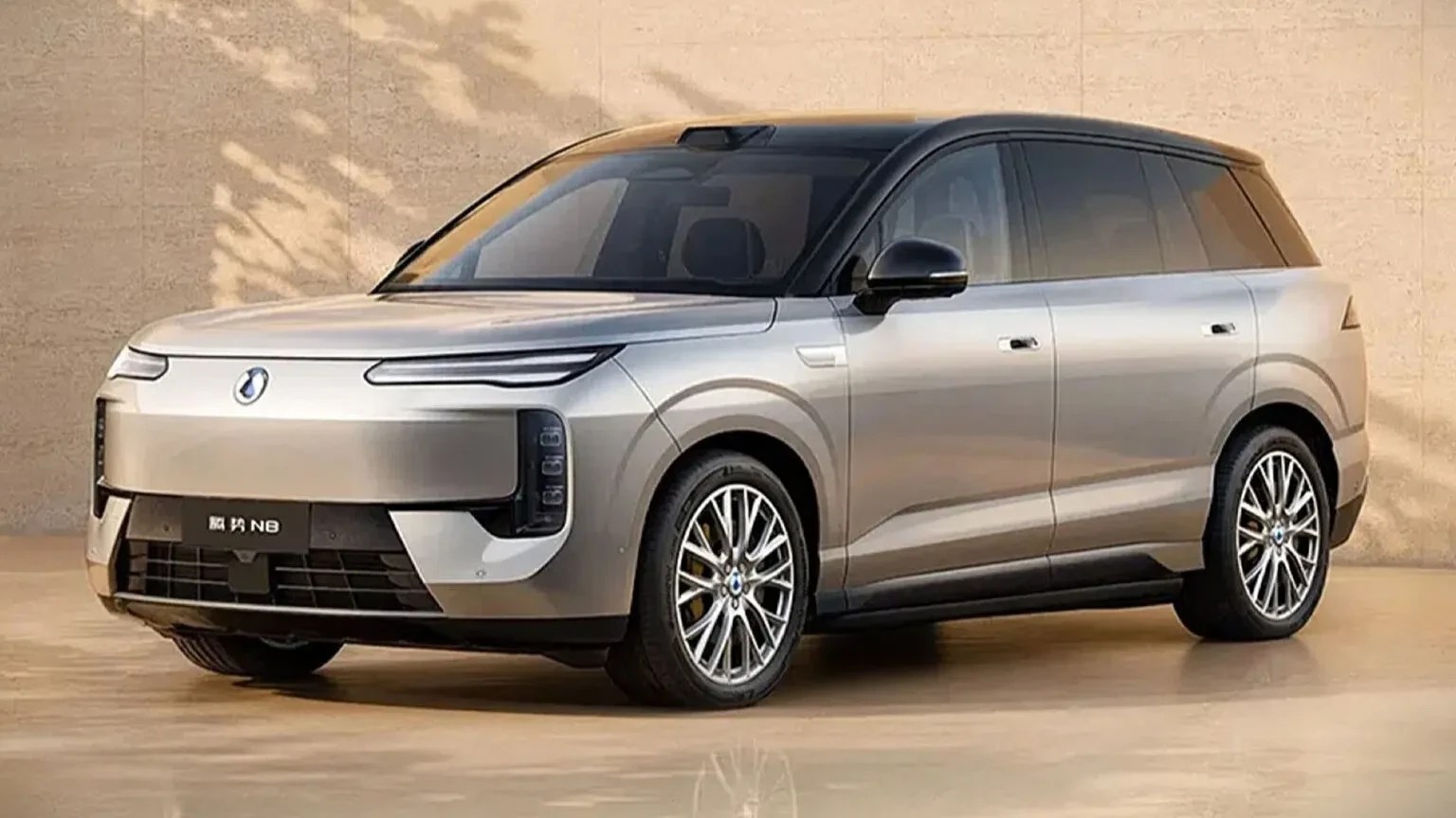 BYD apresenta SUV elétrico mais potente que uma Ferrari F80